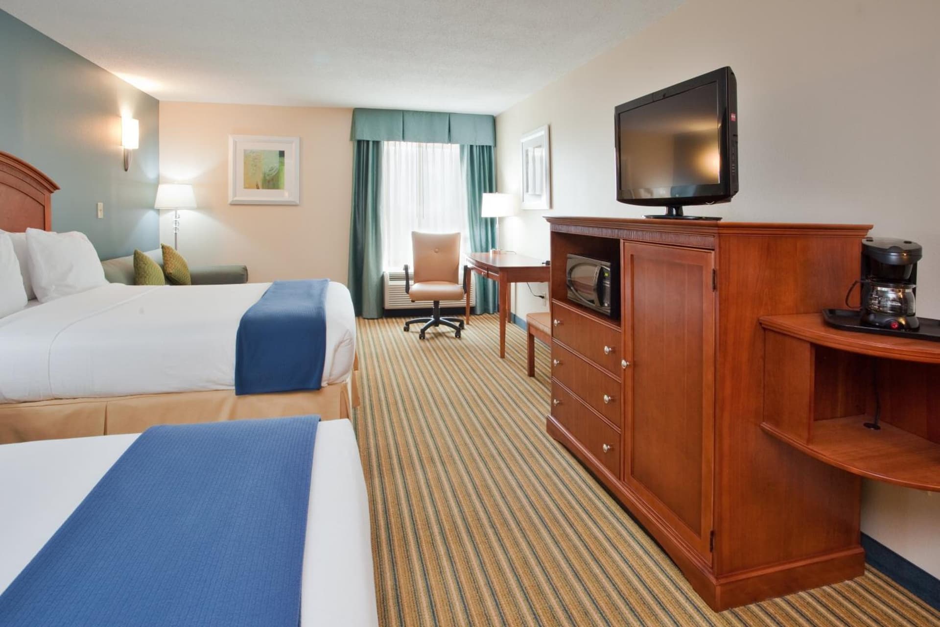 Holiday Inn Express Hotel & Suites Fredericksburg by IHG gallery photo in Fredericksburg, VA — image 53