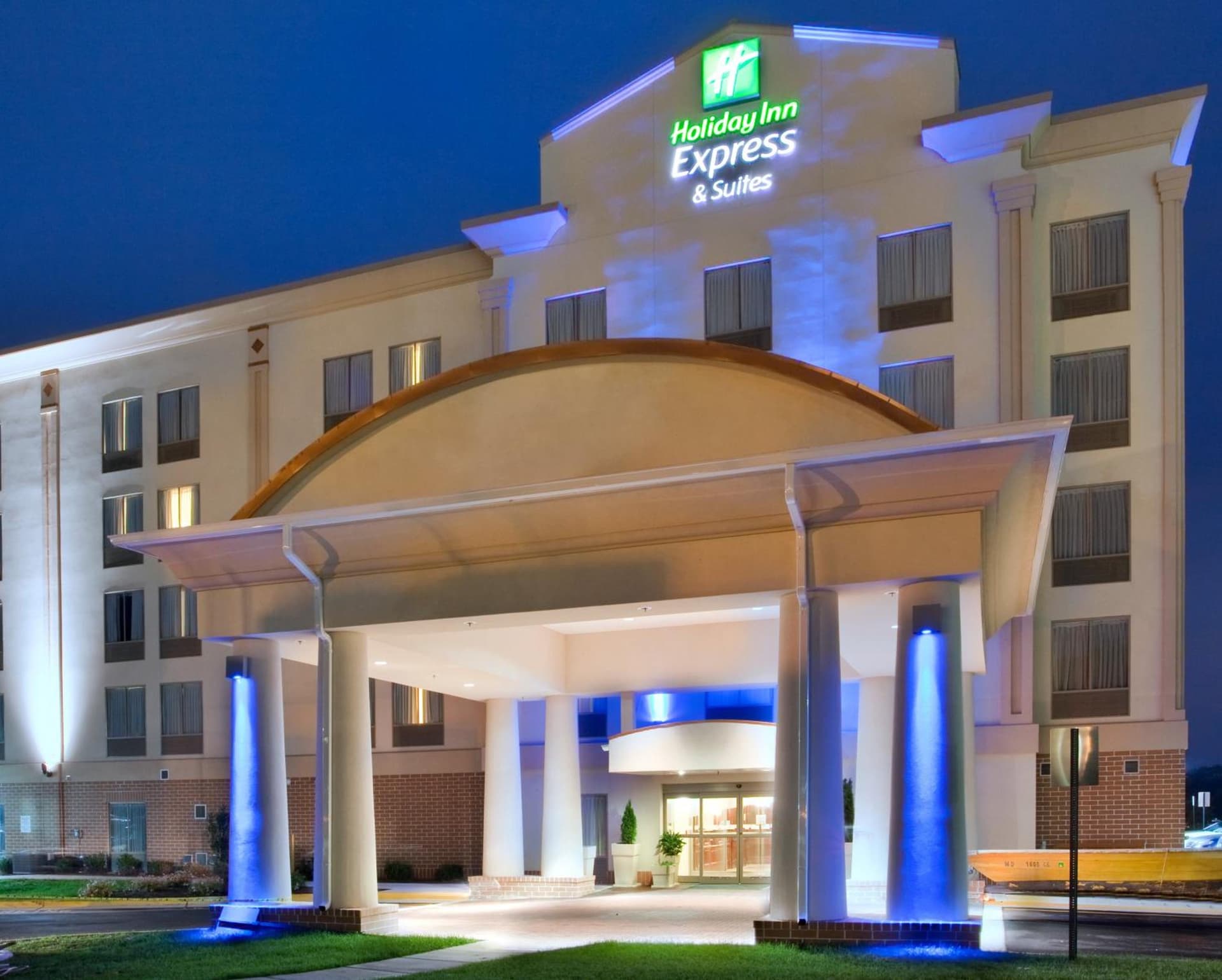 Holiday Inn Express Hotel & Suites Fredericksburg by IHG — hotel in Fredericksburg, Virginia