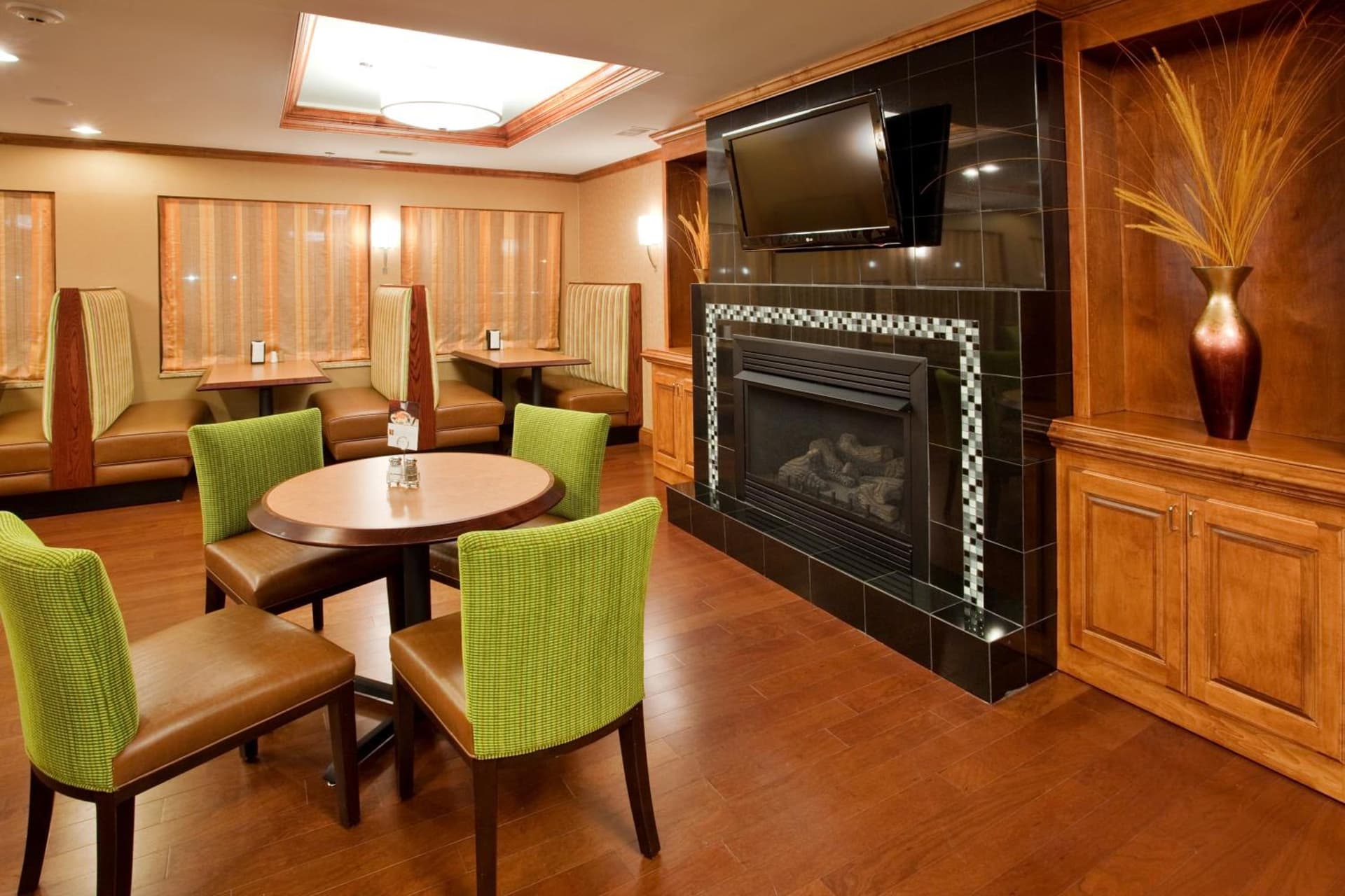 Holiday Inn Express Hotel & Suites Fredericksburg by IHG gallery photo in Fredericksburg, VA — image 41