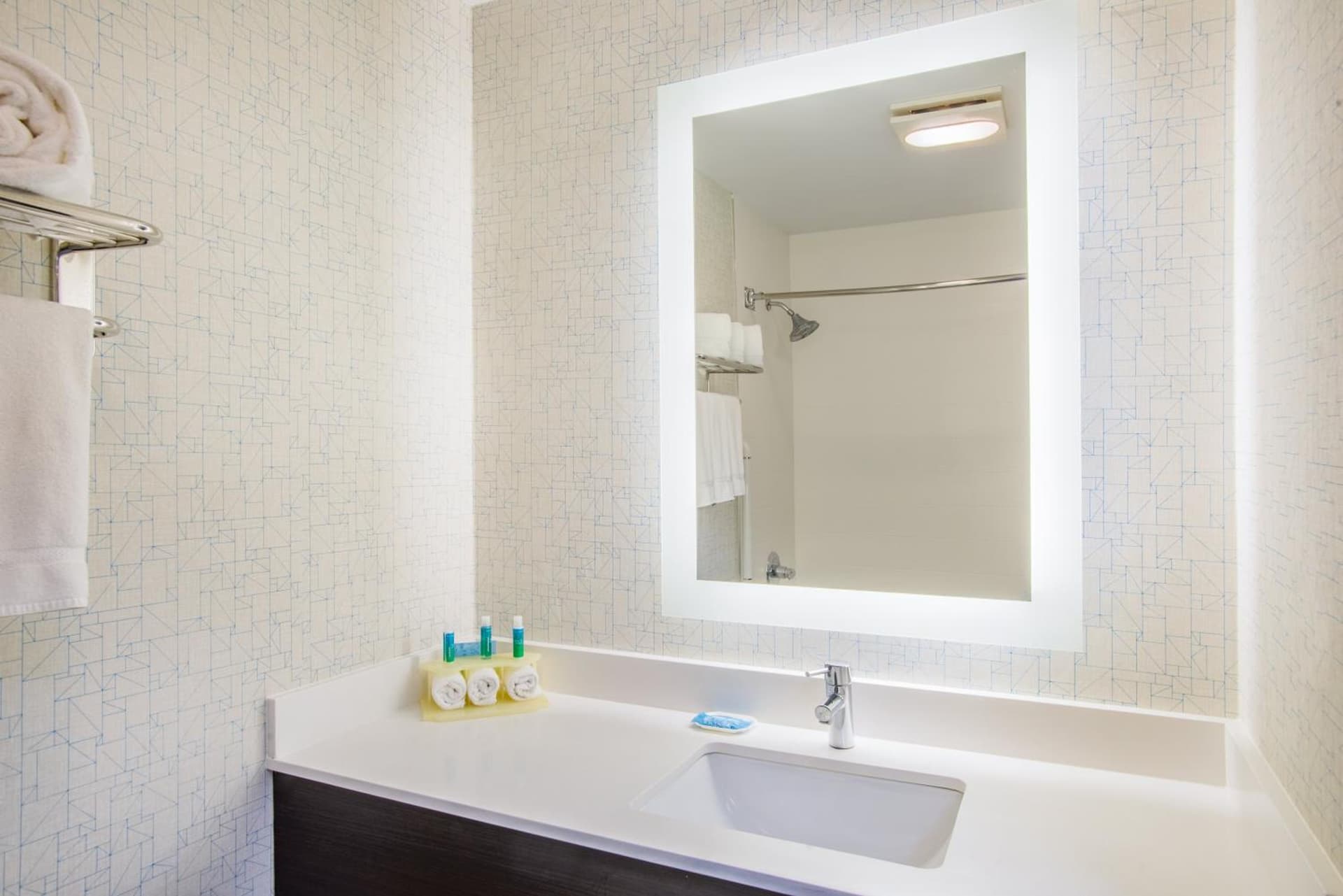 Holiday Inn Express Hotel & Suites Boston - Marlboro by IHG gallery photo in Hudson — image 24