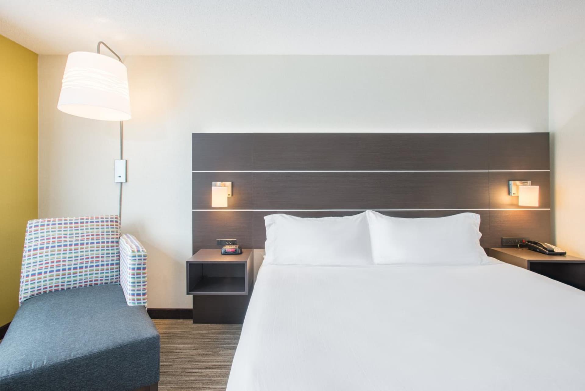 Holiday Inn Express Hotel & Suites Boston - Marlboro by IHG gallery photo in Hudson — image 4