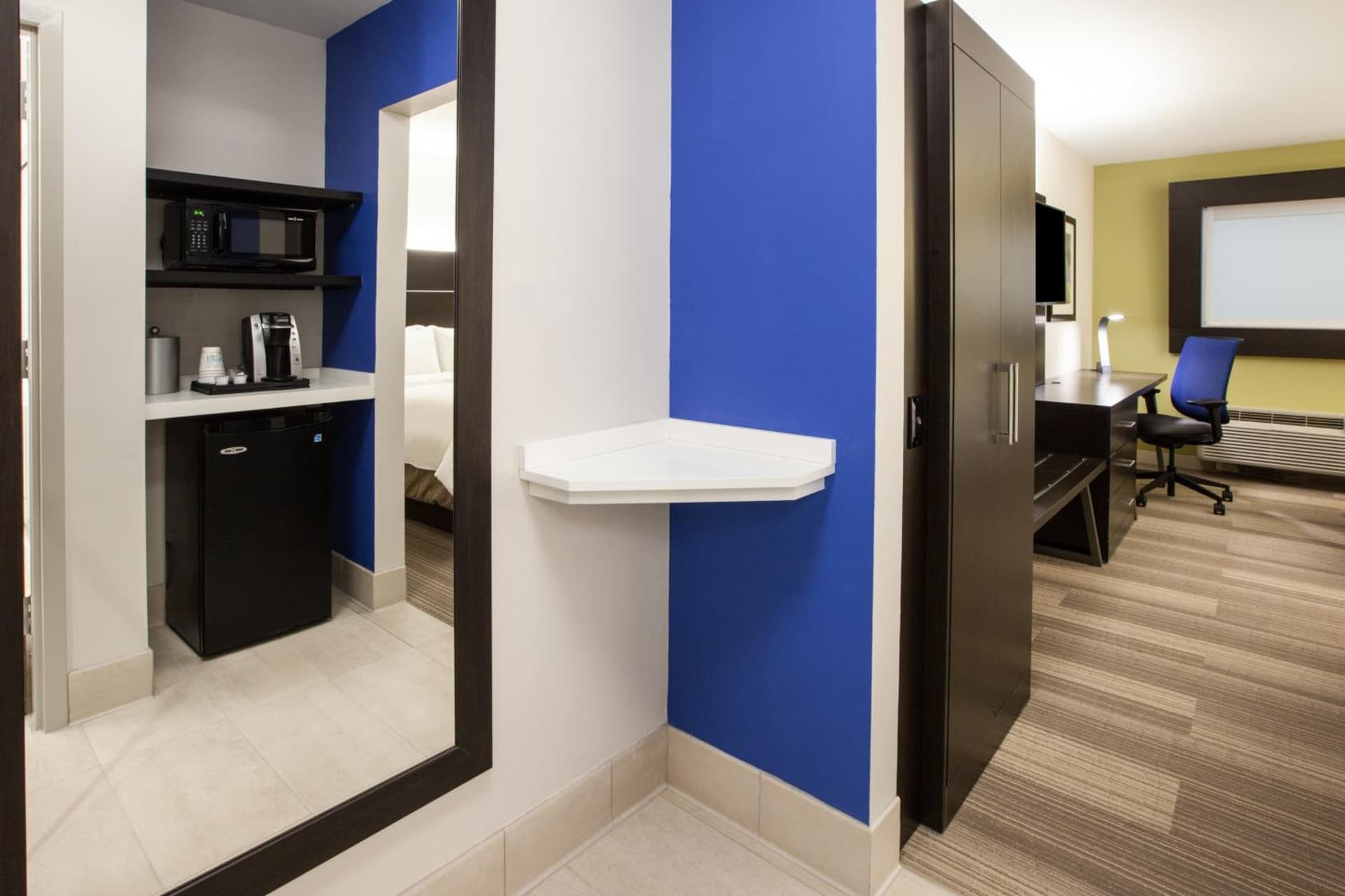 Holiday Inn Express Hotel & Suites Boston - Marlboro by IHG gallery photo in Hudson — image 11