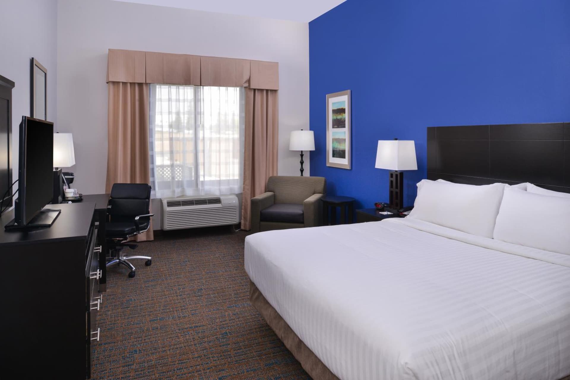 Holiday Inn Express & Suites Bakersfield Airport by IHG gallery photo in Bakersfield, CA — image 30