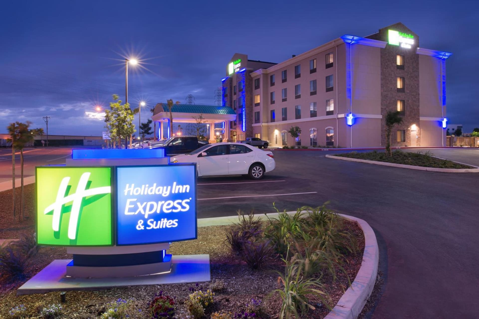 Holiday Inn Express & Suites Bakersfield Airport by IHG gallery photo in Bakersfield, CA — image 6