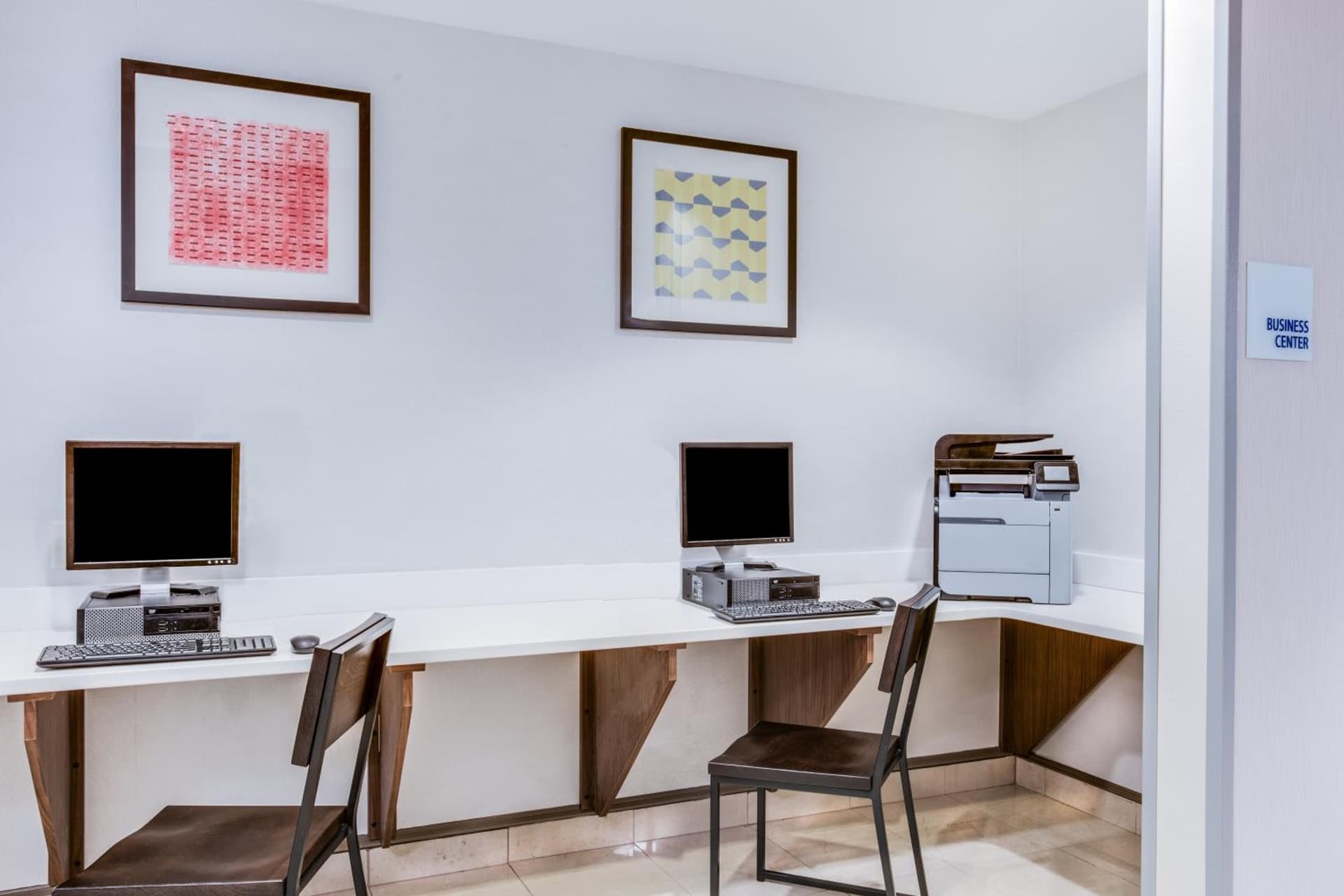 Holiday Inn Express Hotel & Suites Bethlehem by IHG gallery photo in Bethlehem, PA — image 16
