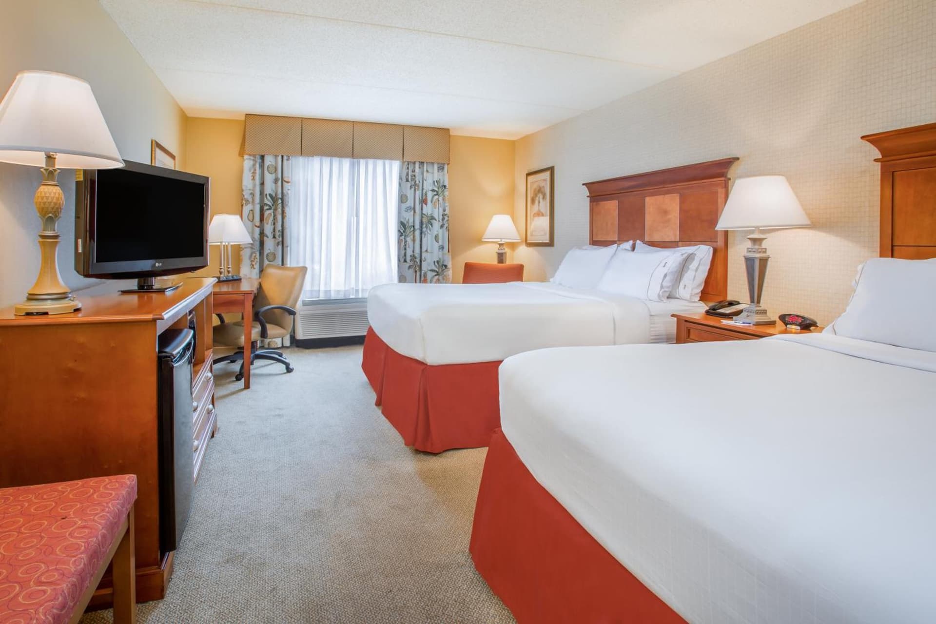 Holiday Inn Express & Suites Bloomington by IHG gallery photo in Bloomington, IN — image 28