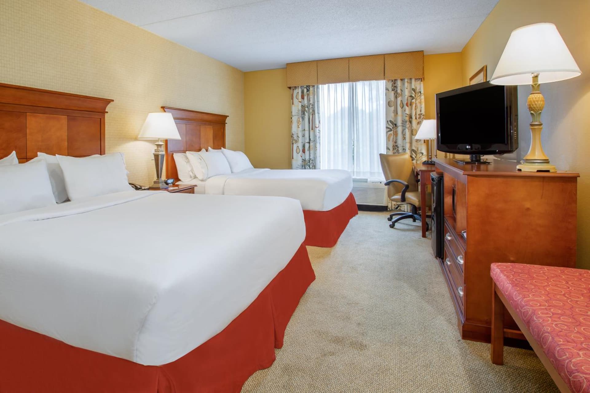 Holiday Inn Express & Suites Bloomington by IHG gallery photo in Bloomington, IN — image 37