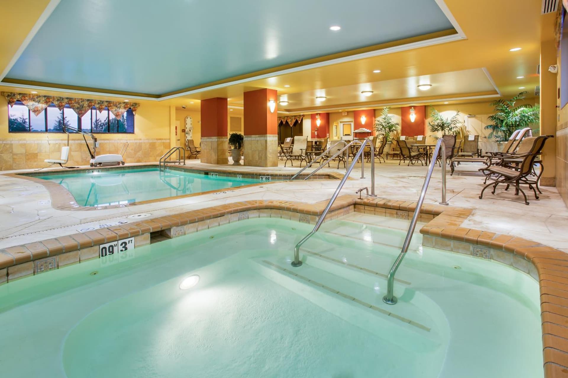 Holiday Inn Express & Suites Bloomington by IHG gallery photo in Bloomington, IN — image 23
