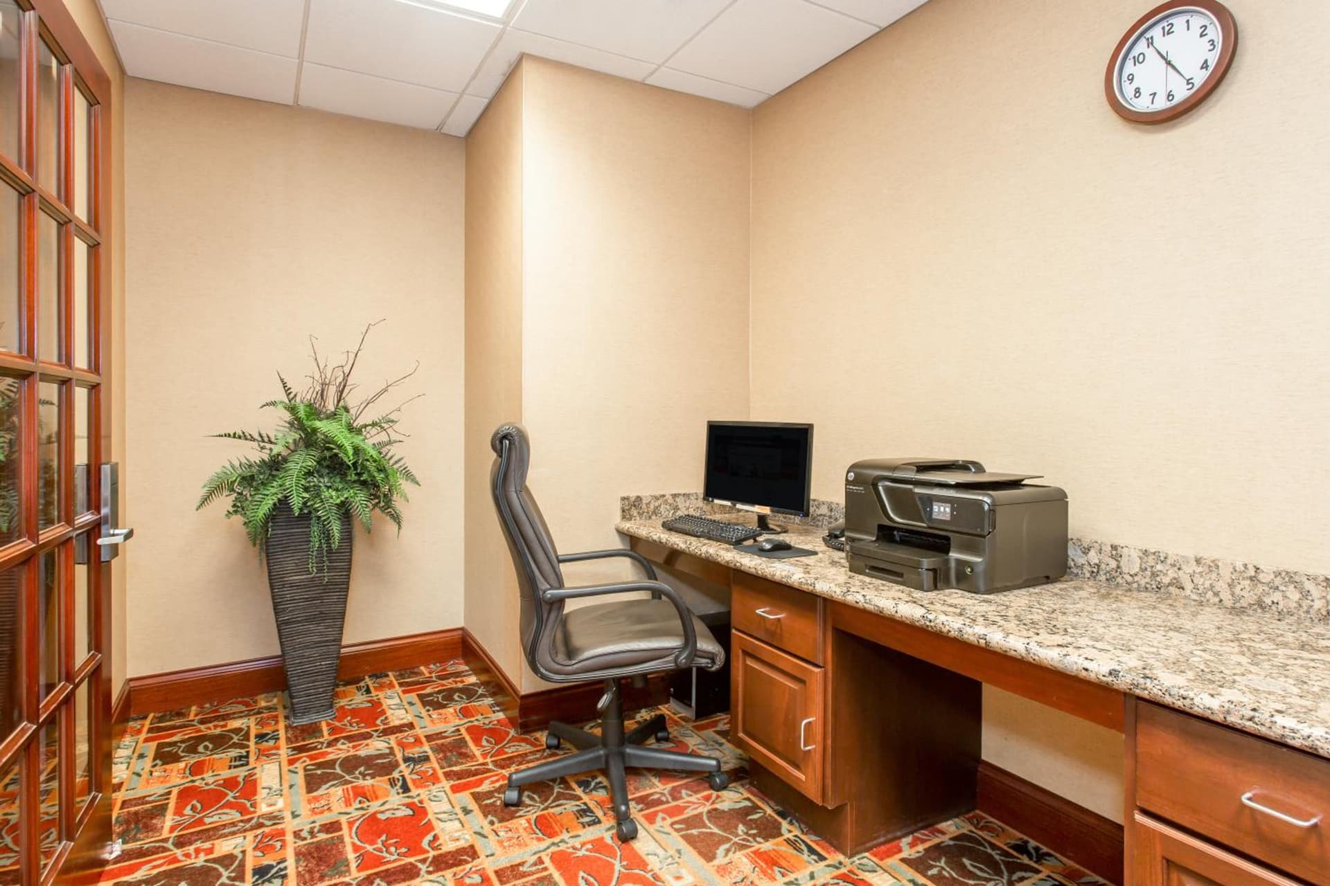 Holiday Inn Express & Suites Bloomington by IHG gallery photo in Bloomington, IN — image 21