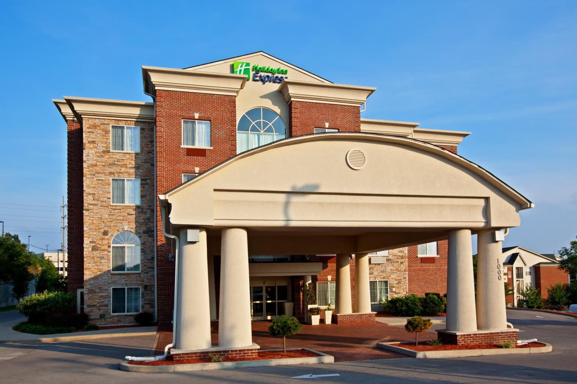 Holiday Inn Express Hotel & Suites Lexington-Downtown University by IHG featured exterior or lobby in Lexington, KY — similar hotel