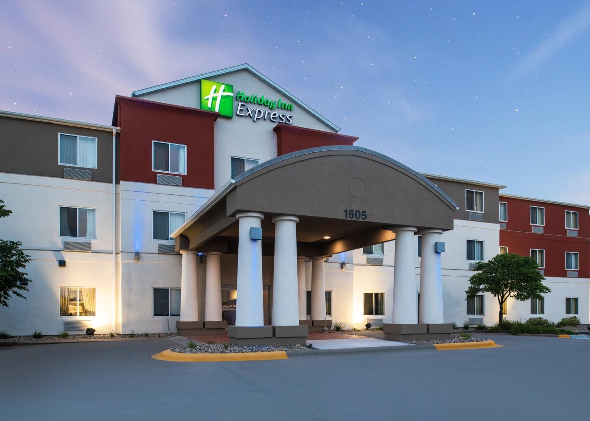 Holiday Inn Express Hotel & Suites Burlington by IHG featured exterior or lobby in Burlington, IA — similar hotel