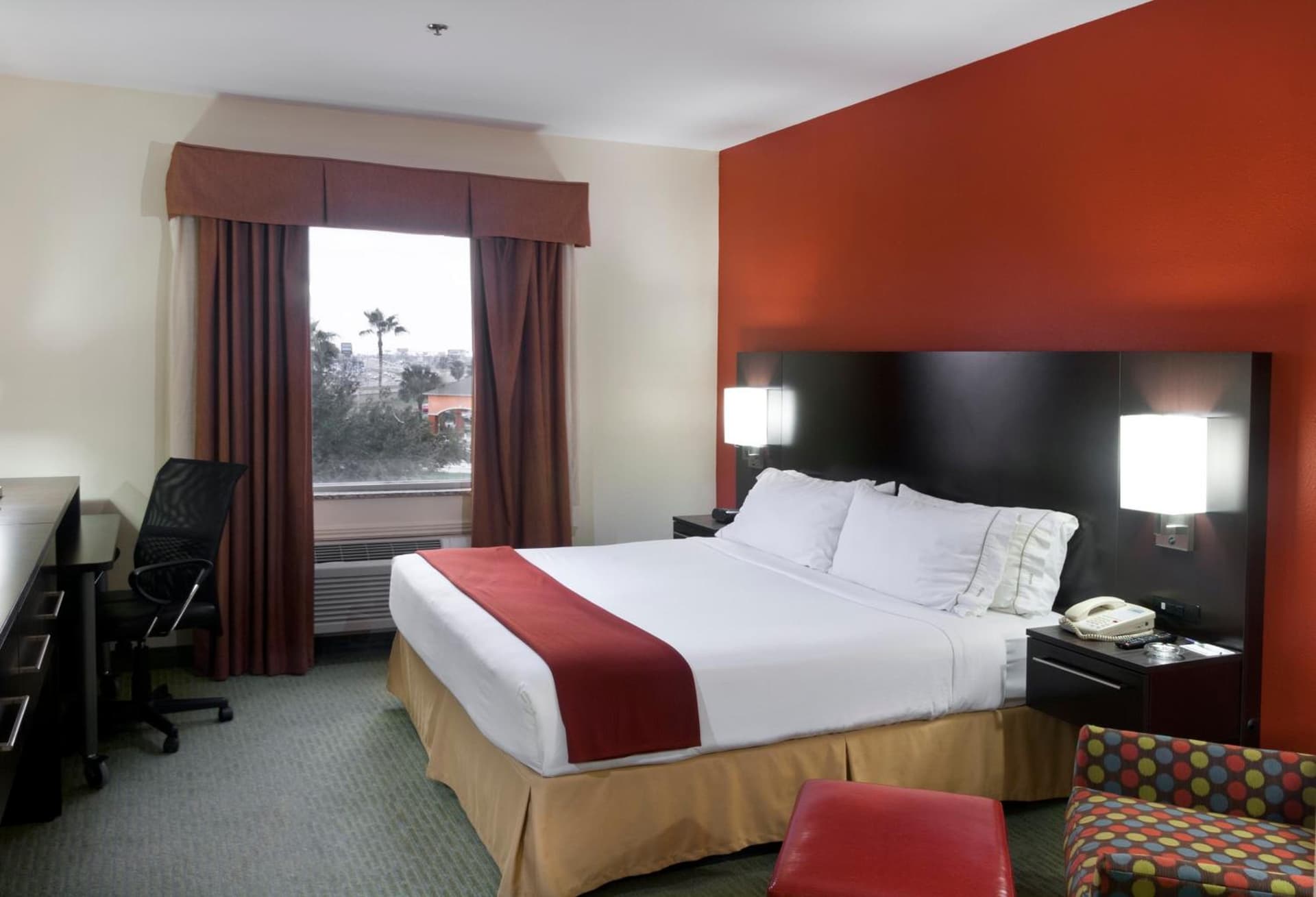 Holiday Inn Express Hotel and Suites Brownsville by IHG gallery photo in Brownsville, TX — image 14
