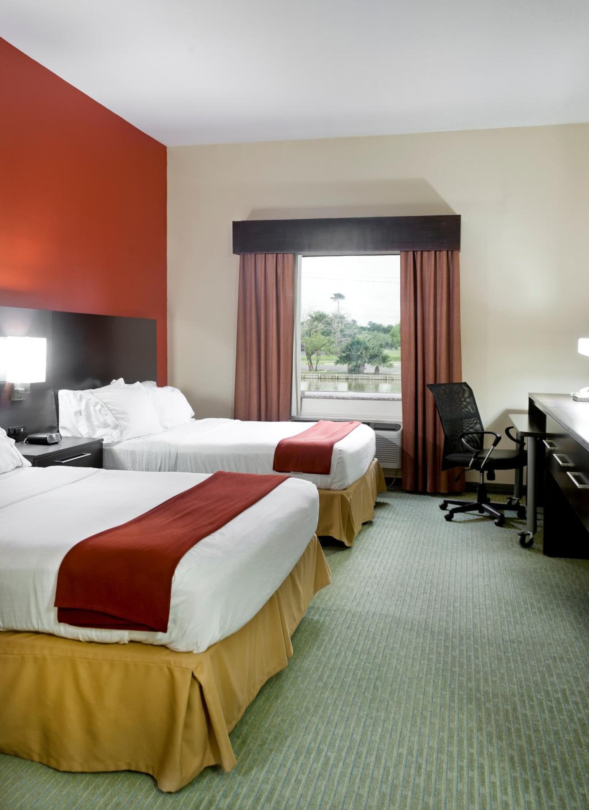 Holiday Inn Express Hotel and Suites Brownsville by IHG gallery photo in Brownsville, TX — image 6