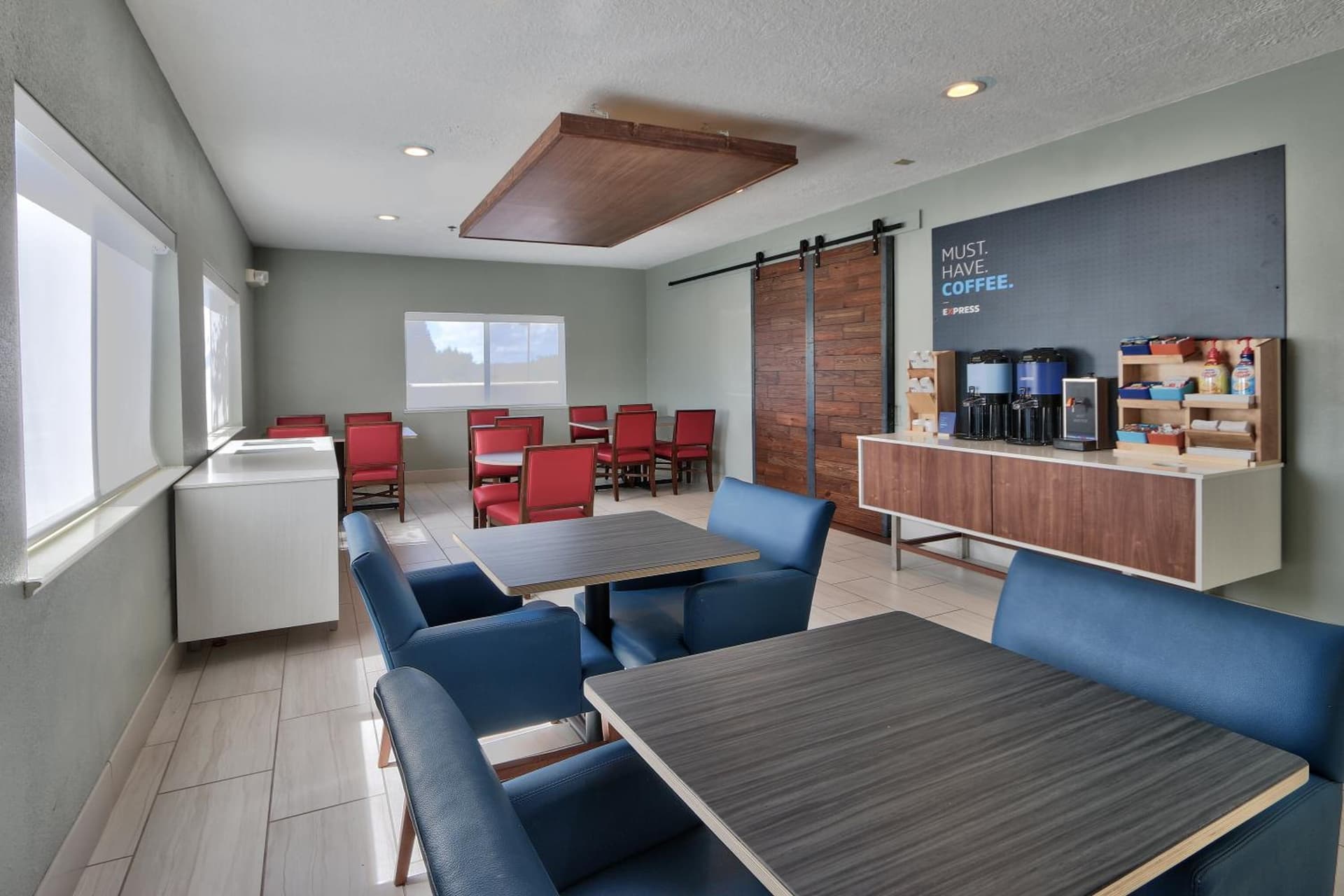 Holiday Inn Express Hotel & Suites Albuquerque - North Balloon Fiesta Park by IHG gallery photo in Albuquerque, NM — image 38