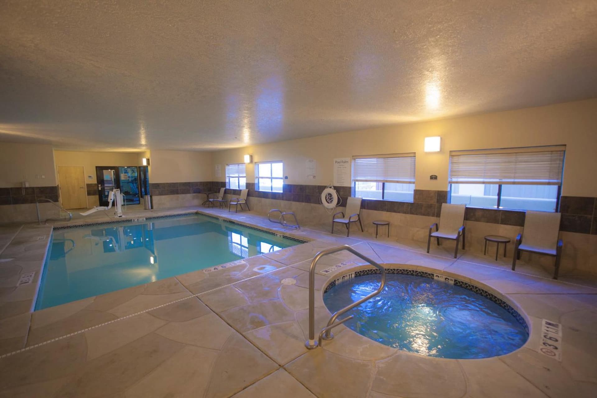 Holiday Inn Express Hotel & Suites Albuquerque - North Balloon Fiesta Park by IHG gallery photo in Albuquerque, NM — image 41