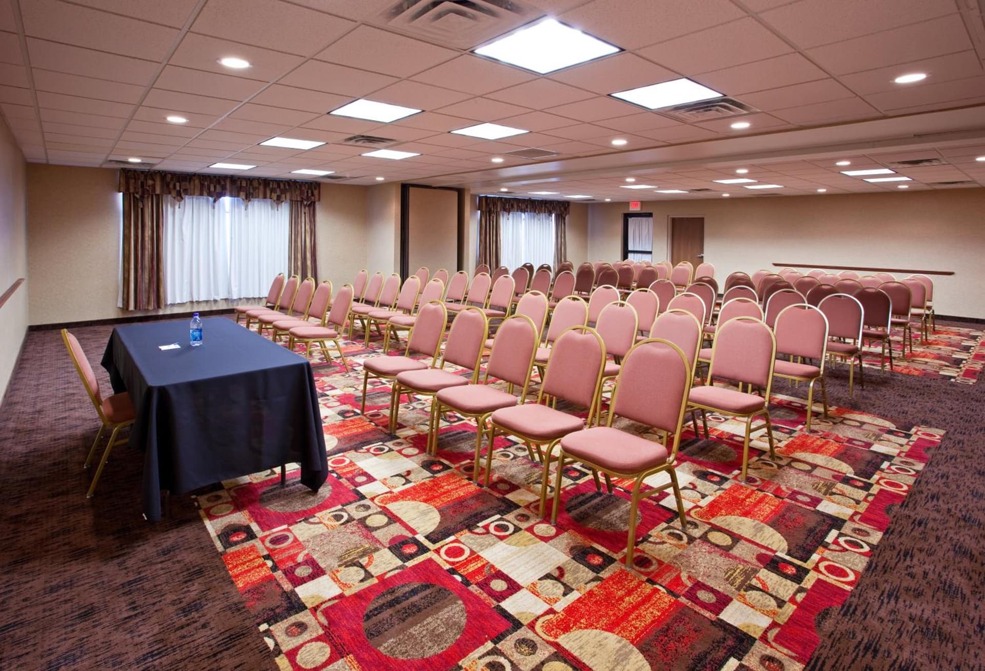 Holiday Inn Express Hotel & Suites Bowling Green by IHG gallery photo in Bowling Green, OH — image 41