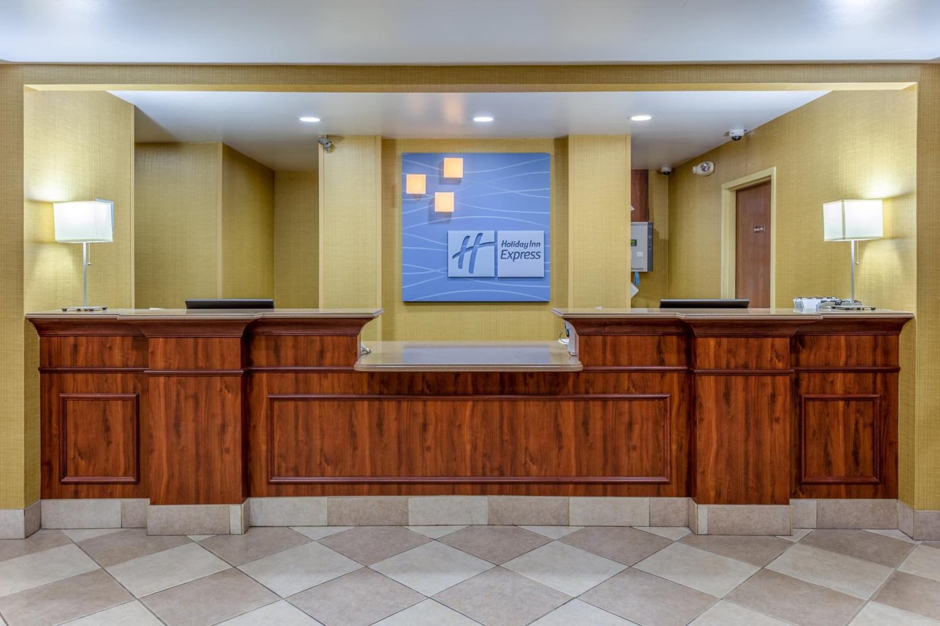 Holiday Inn Express Hotel & Suites Bowling Green by IHG gallery photo in Bowling Green, OH — image 8