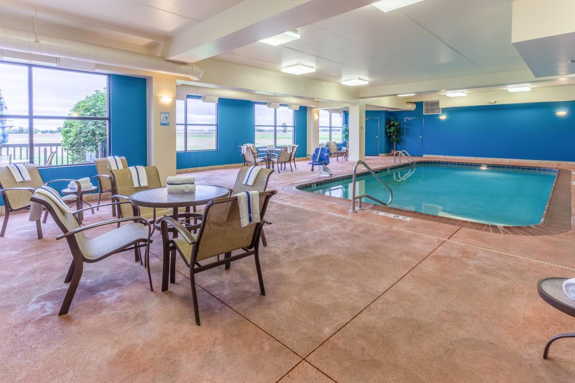 Holiday Inn Express Hotel & Suites Bowling Green by IHG gallery photo in Bowling Green, OH — image 21