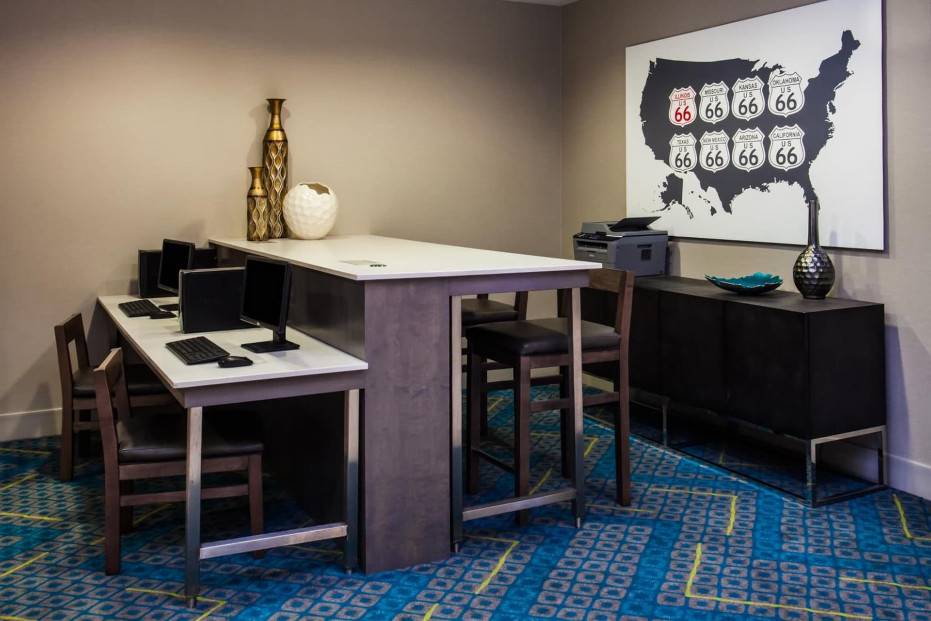 Holiday Inn Express & Suites Litchfield by IHG interior in Litchfield, IL — gallery photo 2
