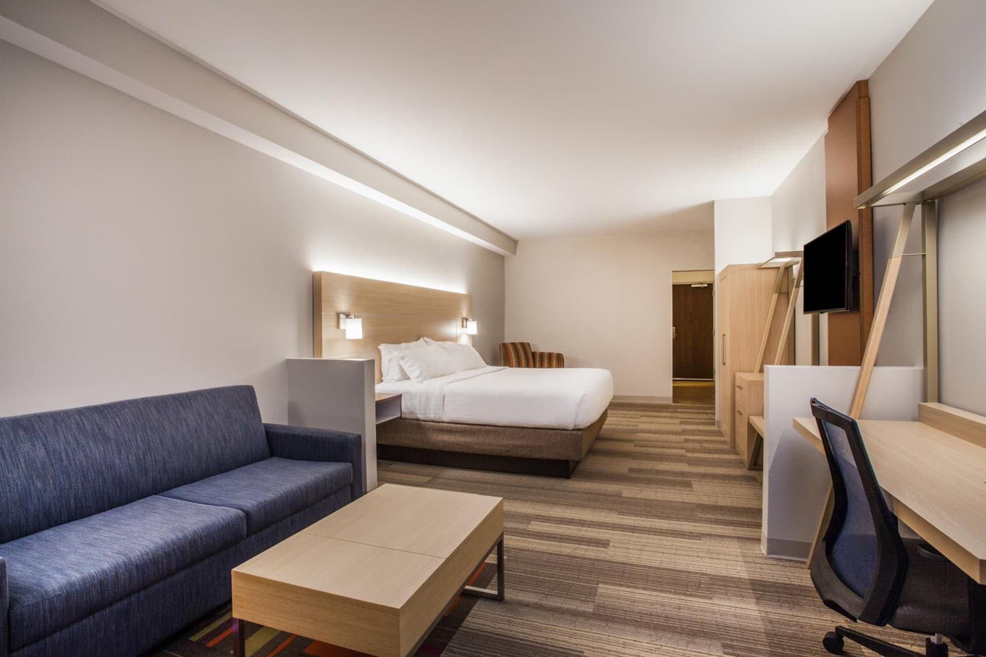 Holiday Inn Express & Suites Lexington Park California by IHG gallery photo in California, MD — image 43