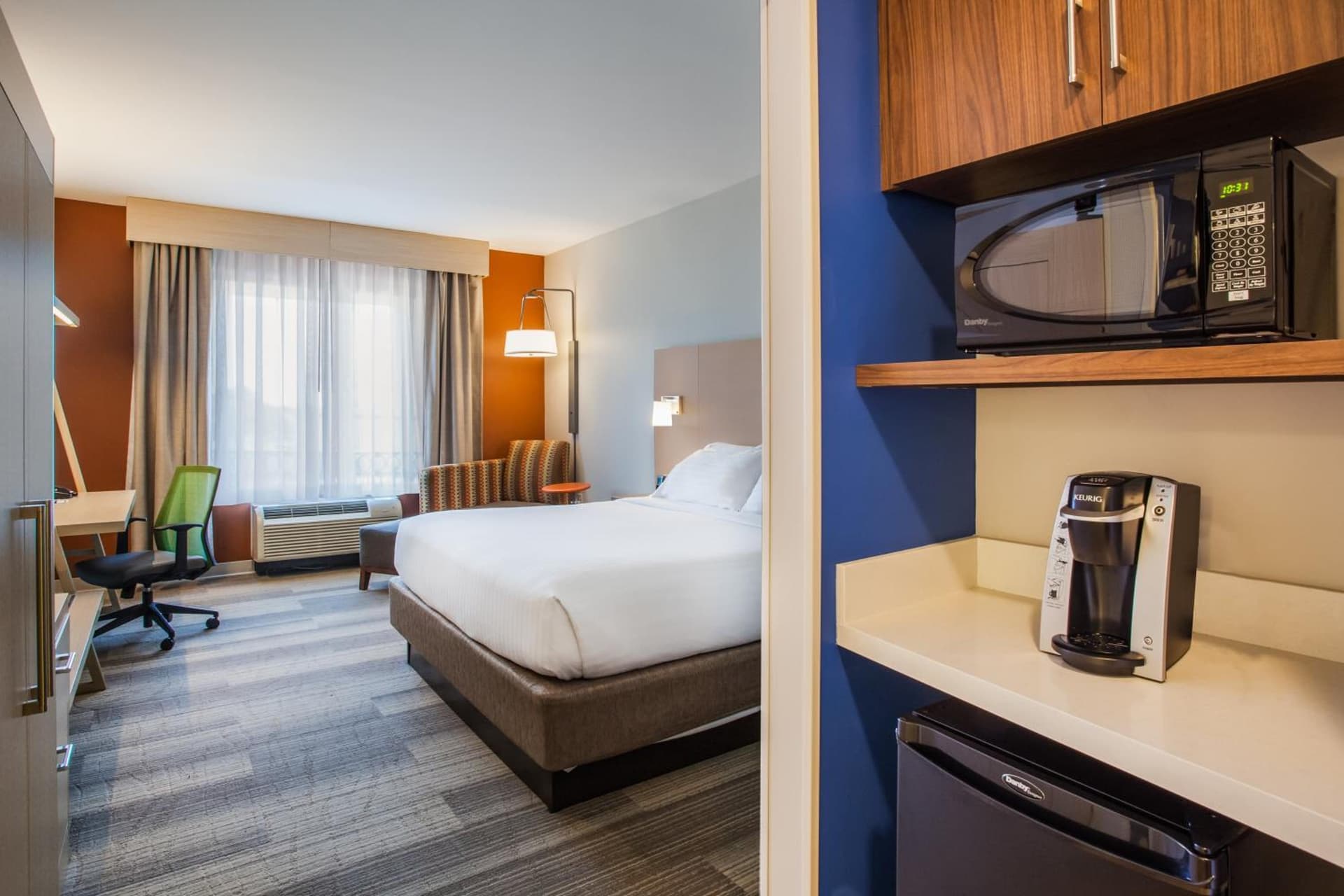 Holiday Inn Express & Suites Lexington Park California by IHG gallery photo in California, MD — image 15