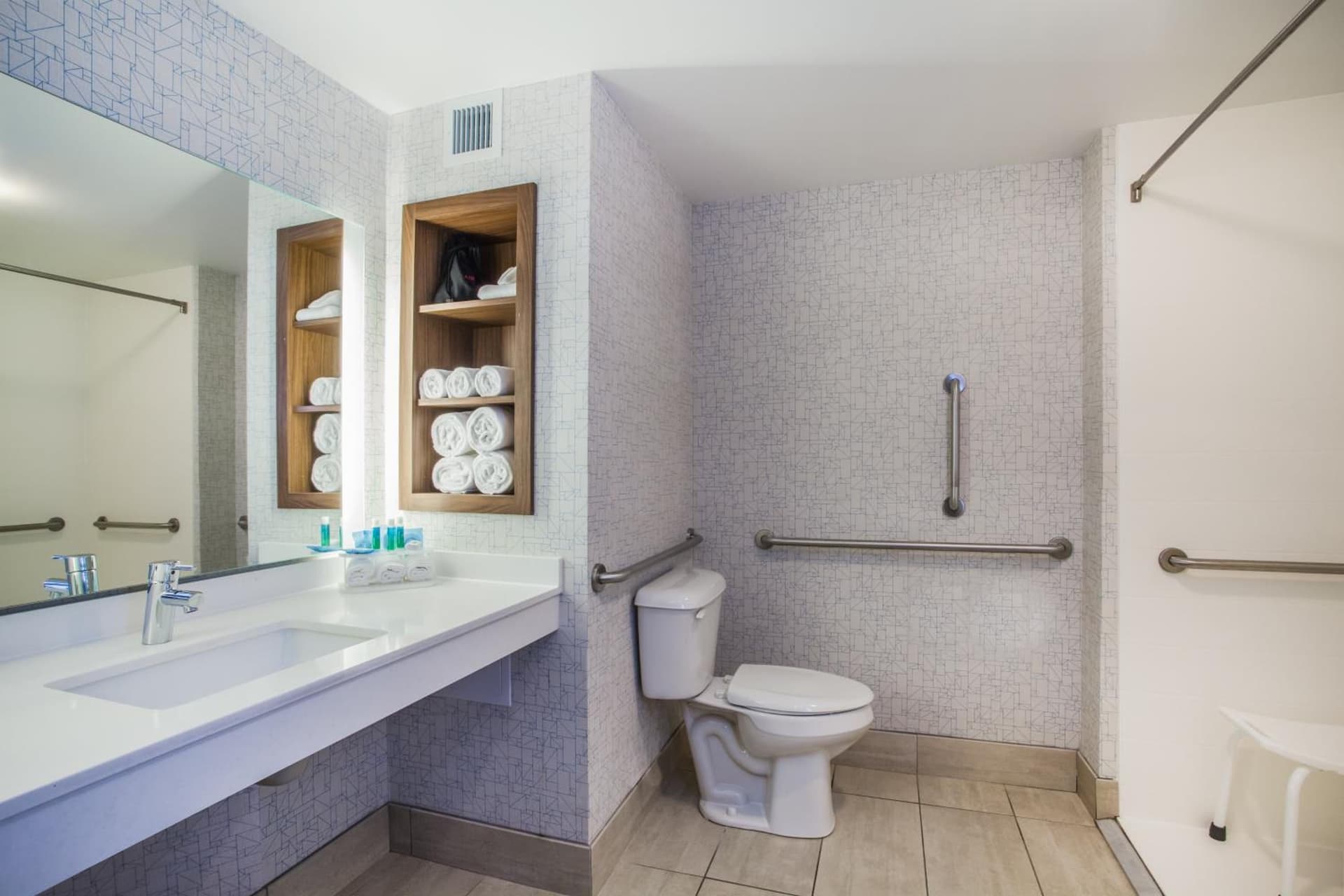 Holiday Inn Express & Suites Lexington Park California by IHG gallery photo in California, MD — image 18