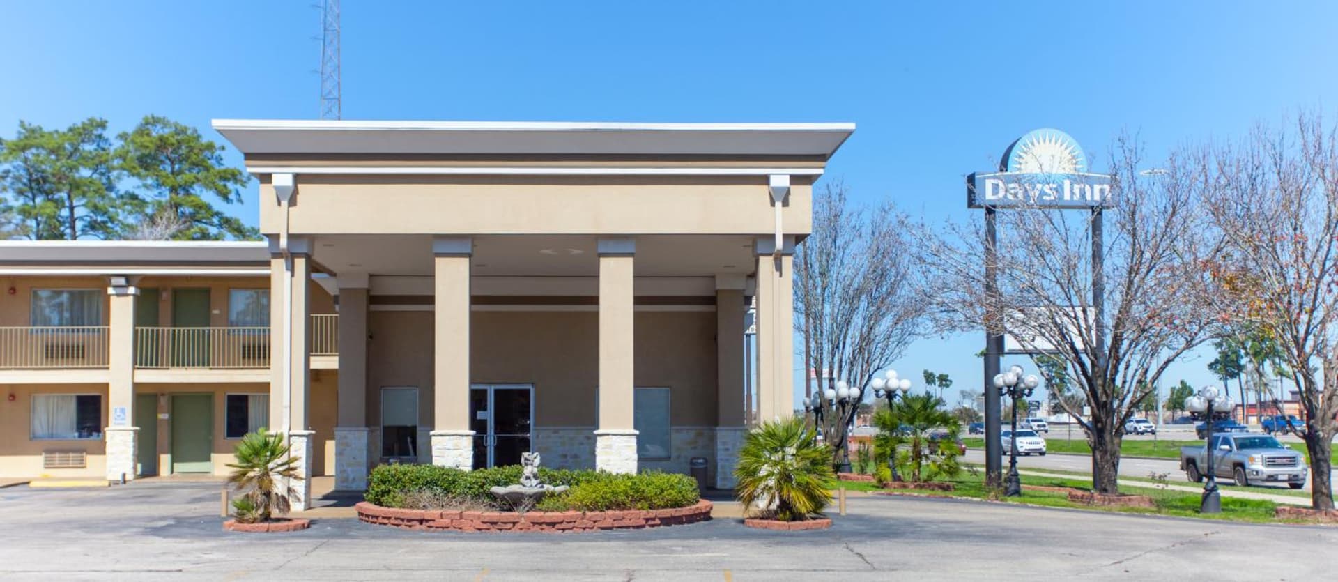 Days Inn by Wyndham Shenandoah featured exterior or lobby in The Woodlands, TX — similar hotel