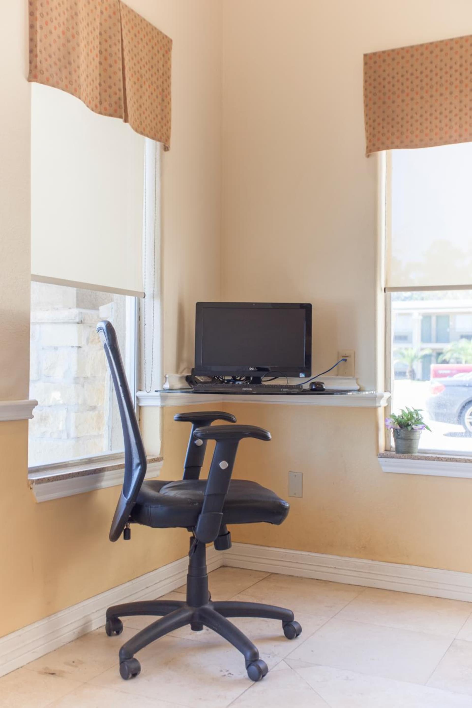Days Inn by Wyndham Shenandoah gallery photo in The Woodlands, TX — image 15