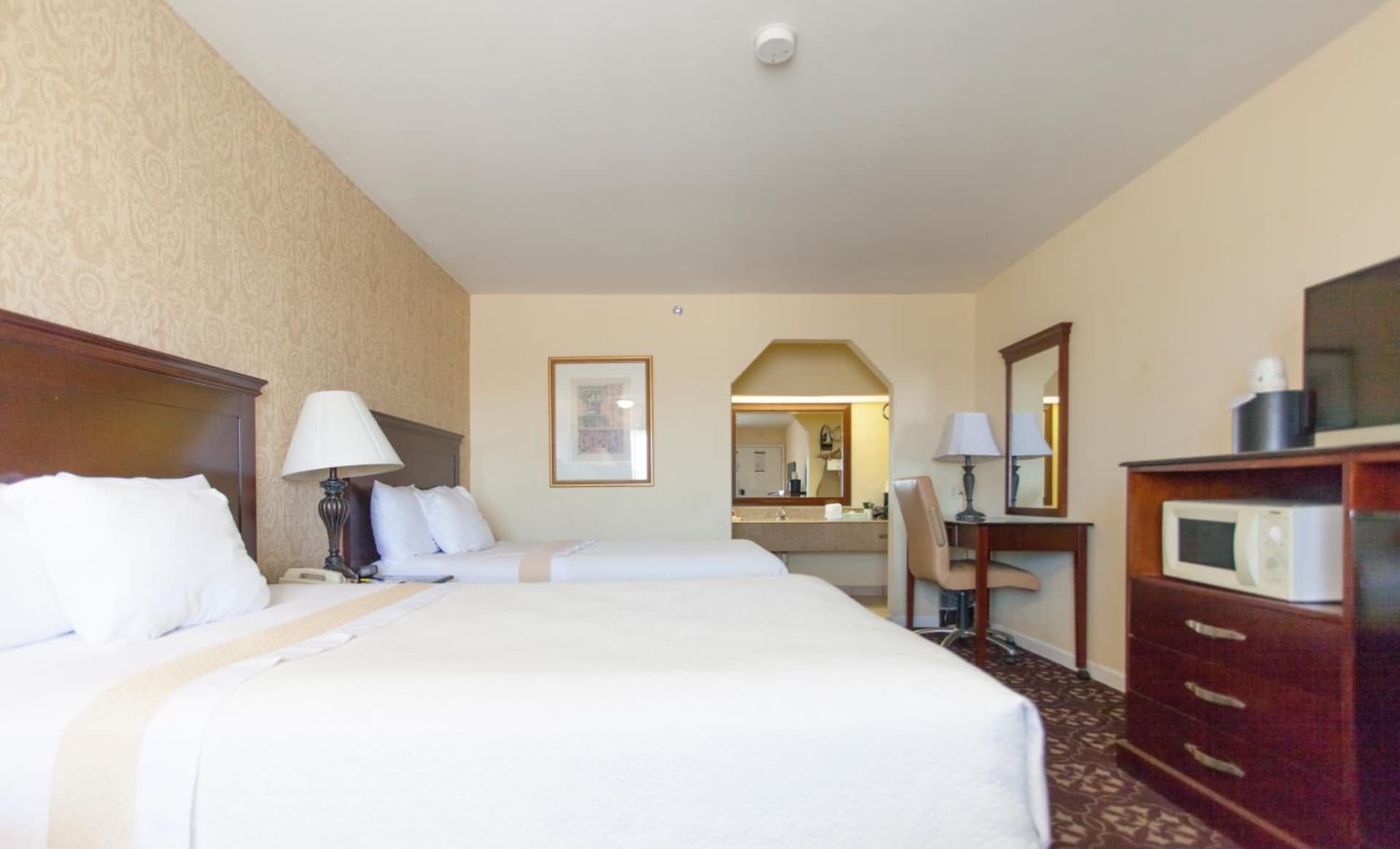Days Inn by Wyndham Shenandoah gallery photo in The Woodlands, TX — image 28