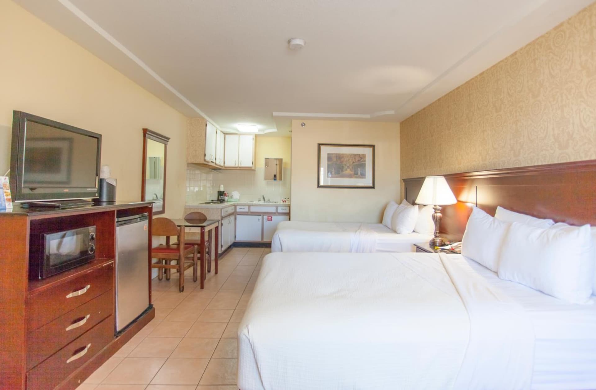 Days Inn by Wyndham Shenandoah gallery photo in The Woodlands, TX — image 77