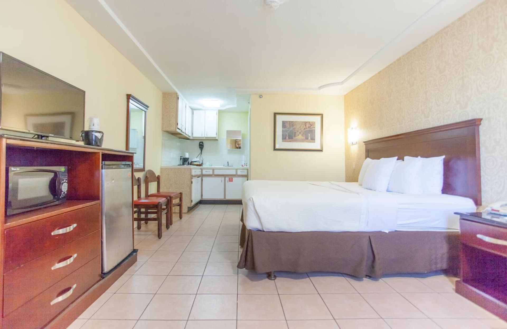 Days Inn by Wyndham Shenandoah gallery photo in The Woodlands, TX — image 76