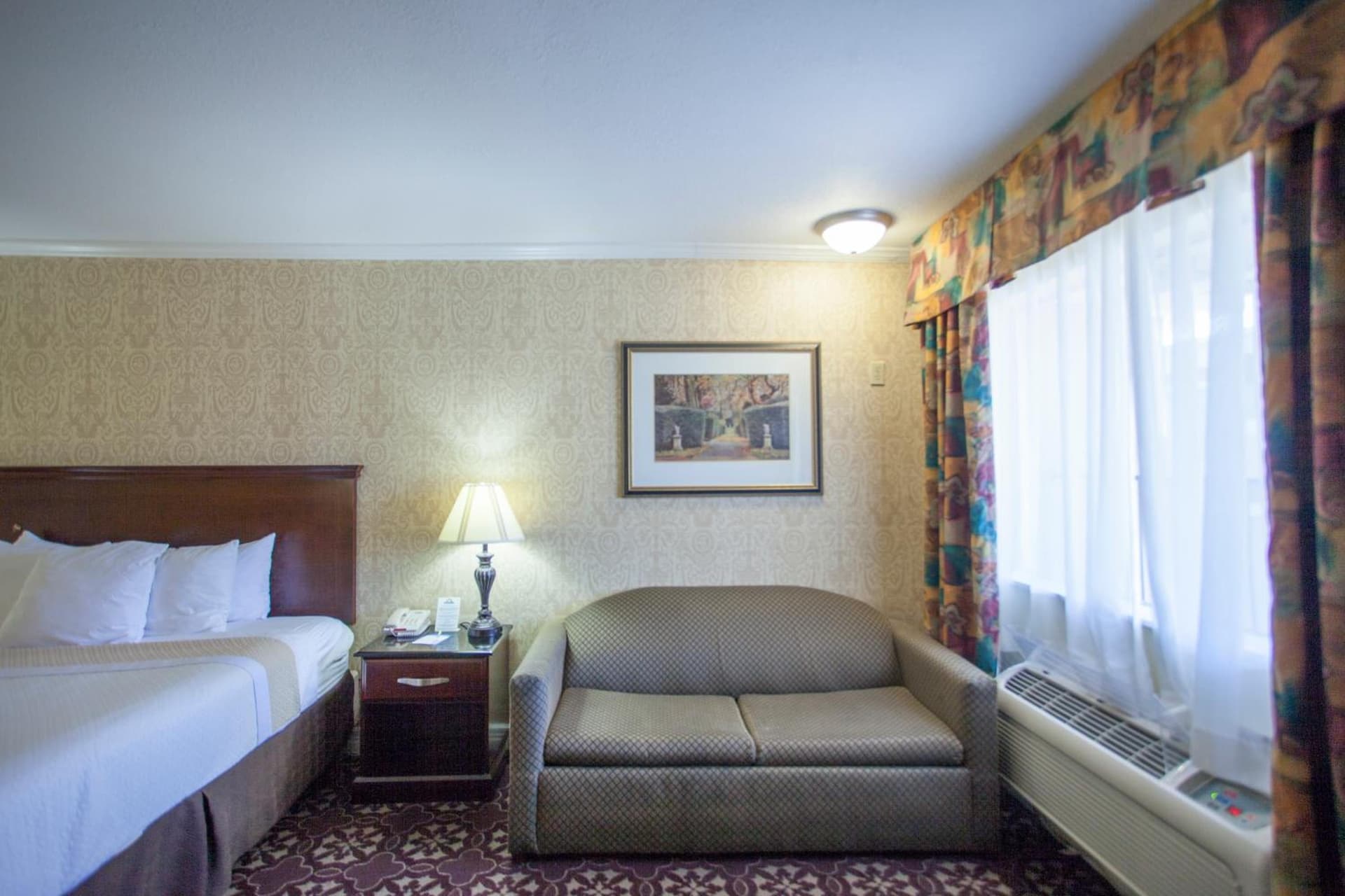 Days Inn by Wyndham Shenandoah gallery photo in The Woodlands, TX — image 58