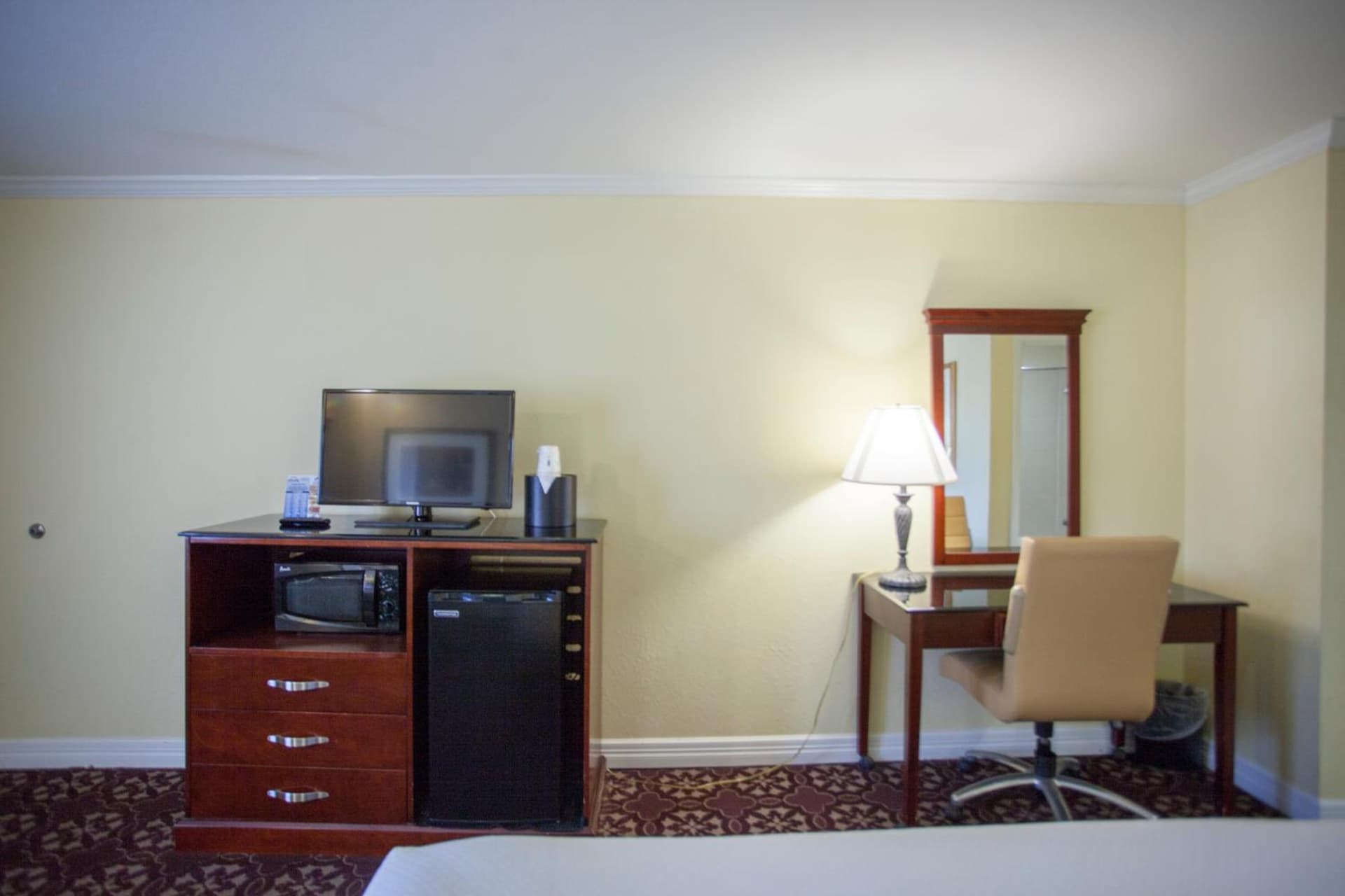 Days Inn by Wyndham Shenandoah gallery photo in The Woodlands, TX — image 33
