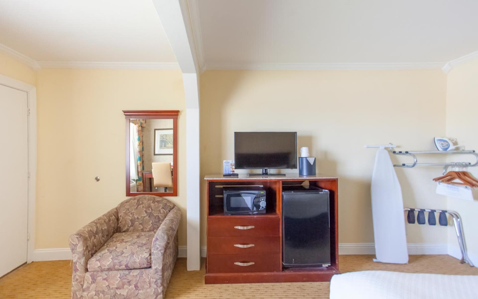 Days Inn by Wyndham Shenandoah gallery photo in The Woodlands, TX — image 25
