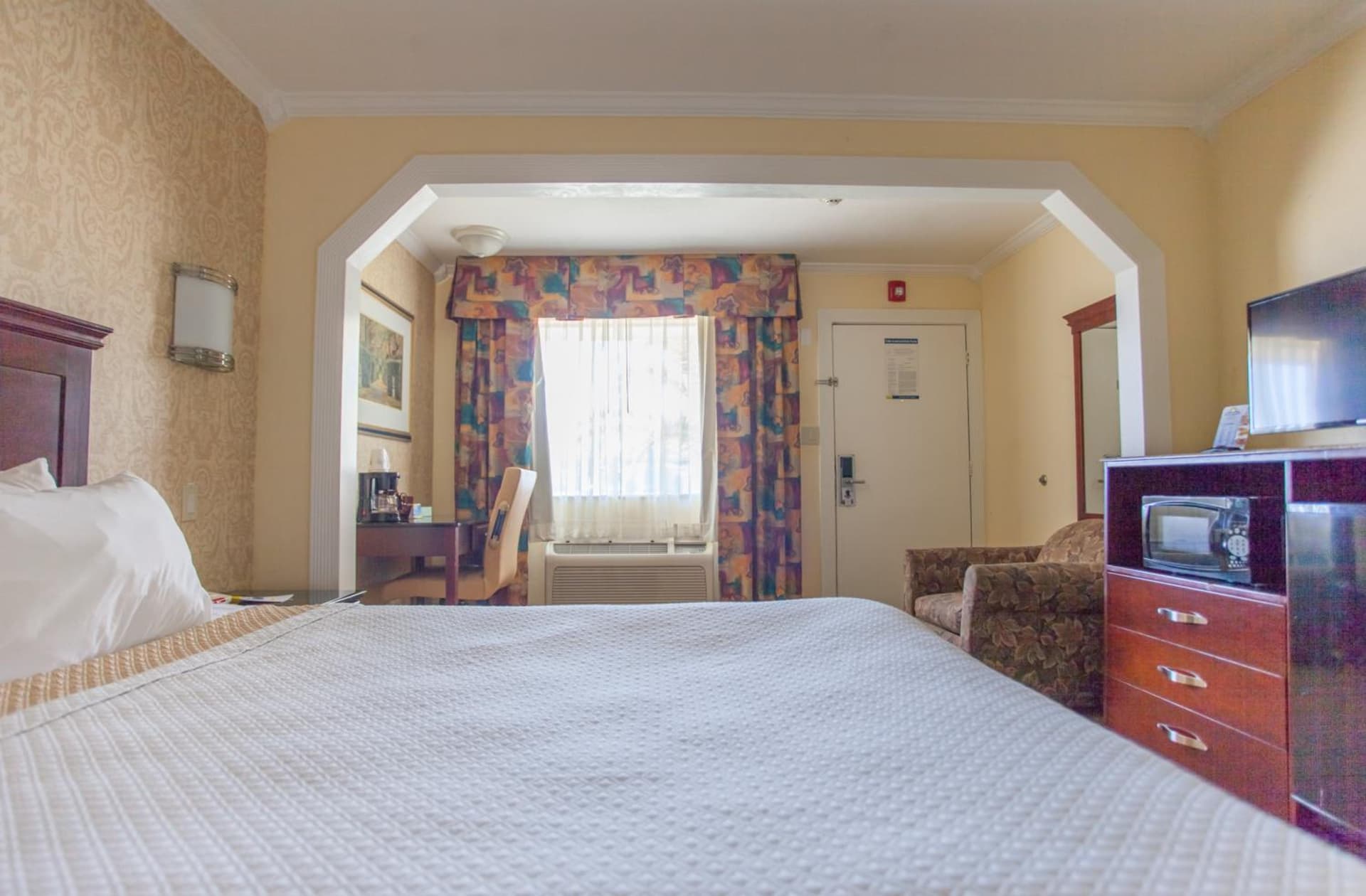Days Inn by Wyndham Shenandoah gallery photo in The Woodlands, TX — image 31