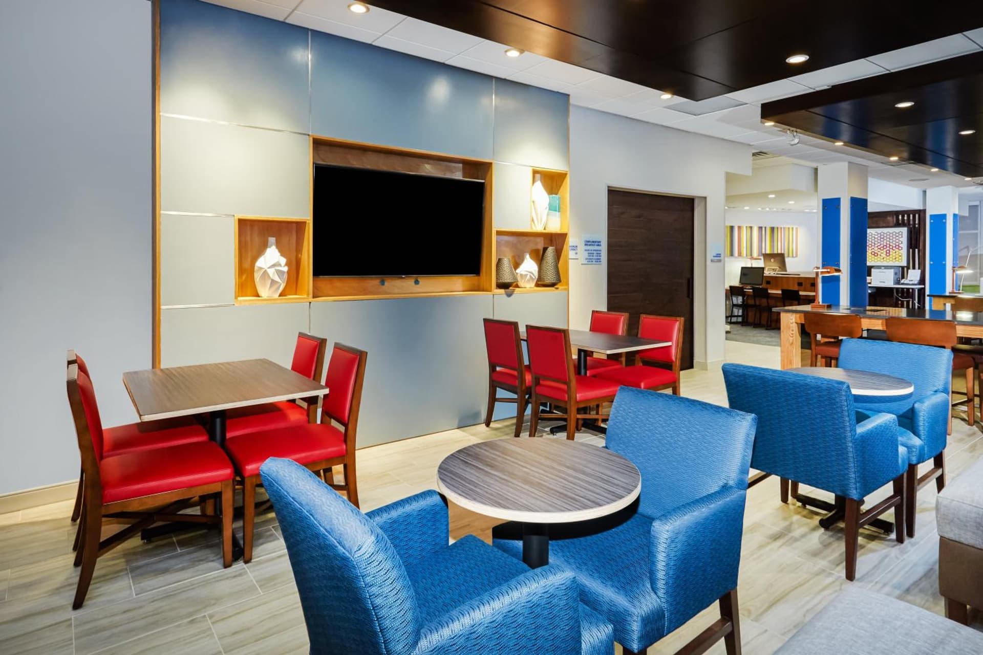 Holiday Inn Express & Suites Chicago North Shore - Niles by IHG gallery photo in Niles, IL — image 32