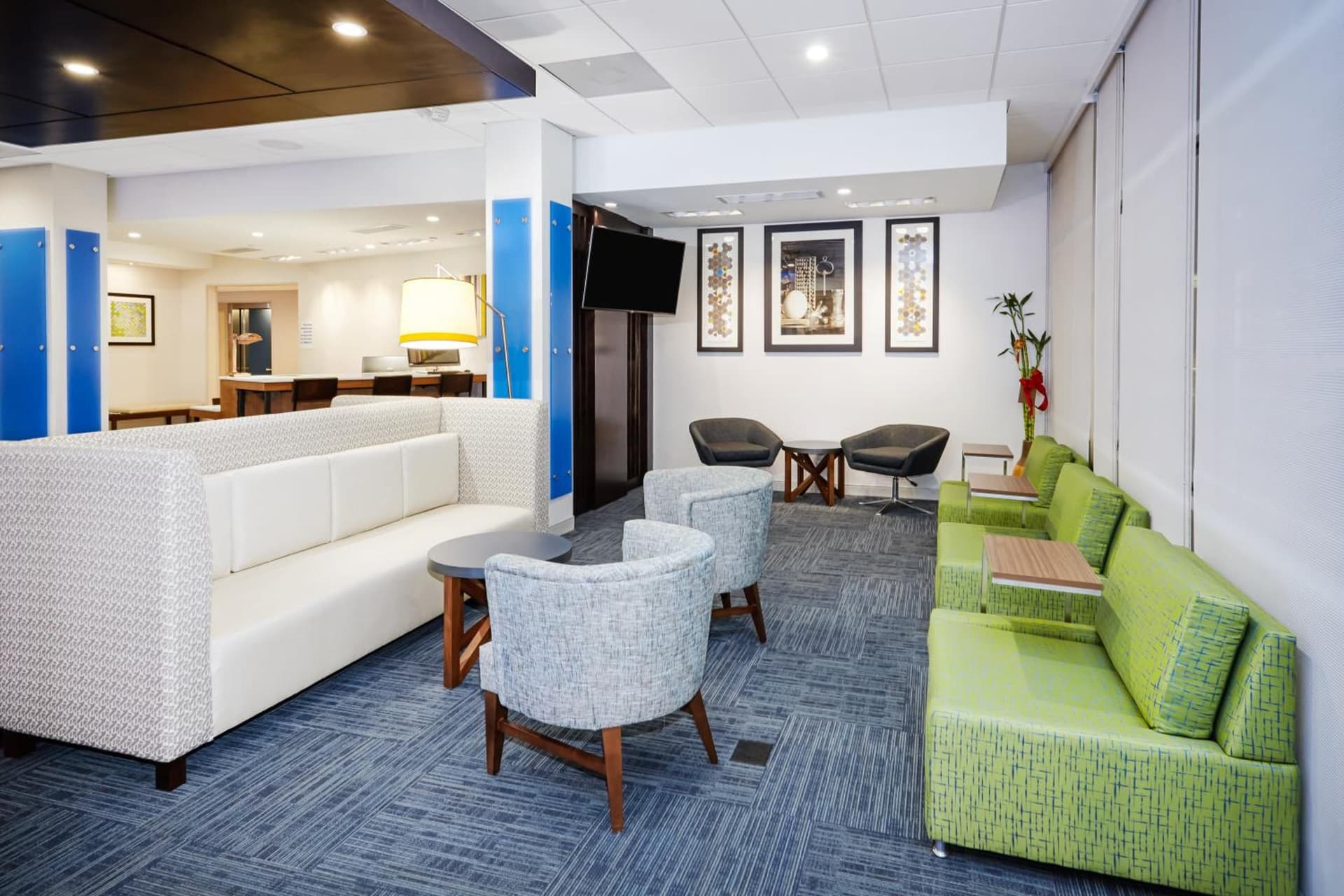 Holiday Inn Express & Suites Chicago North Shore - Niles by IHG gallery photo in Niles, IL — image 5