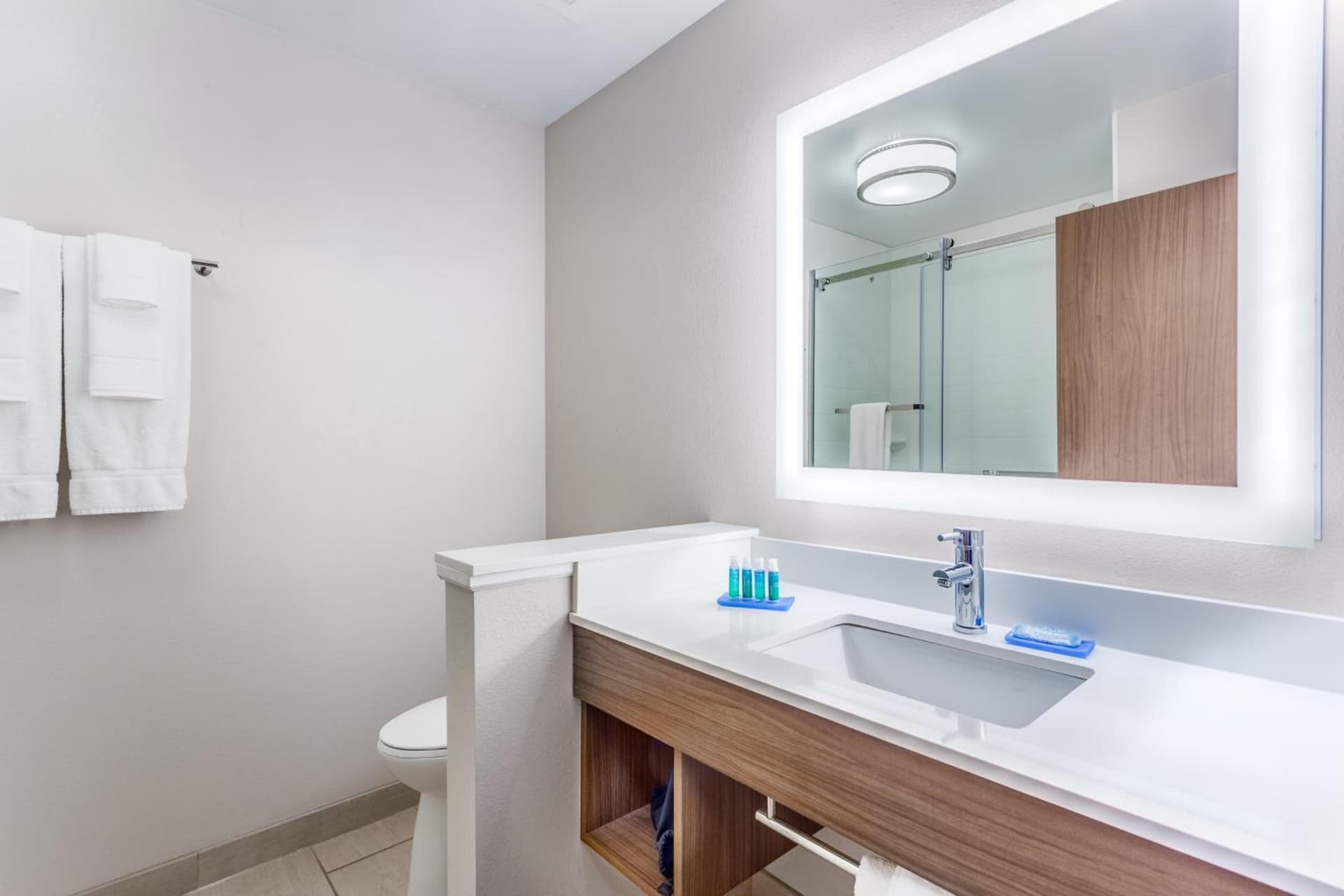 Holiday Inn Express & Suites Hammond by IHG gallery photo in Hammond, IN — image 41