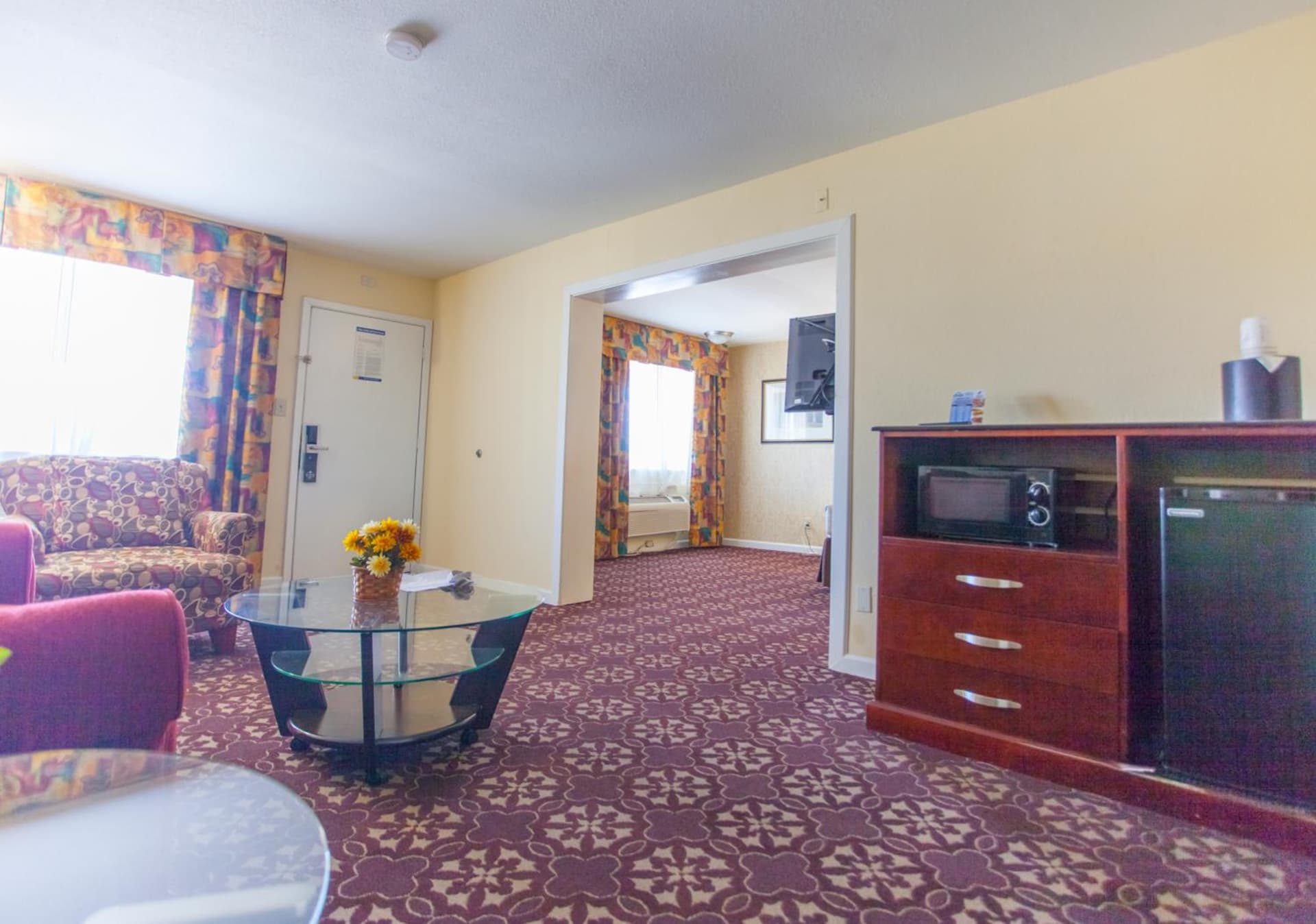 Days Inn by Wyndham Shenandoah gallery photo in The Woodlands, TX — image 102