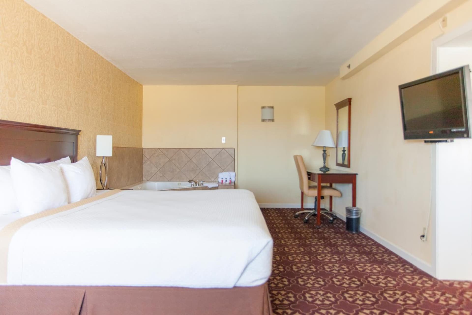 Days Inn by Wyndham Shenandoah gallery photo in The Woodlands, TX — image 21