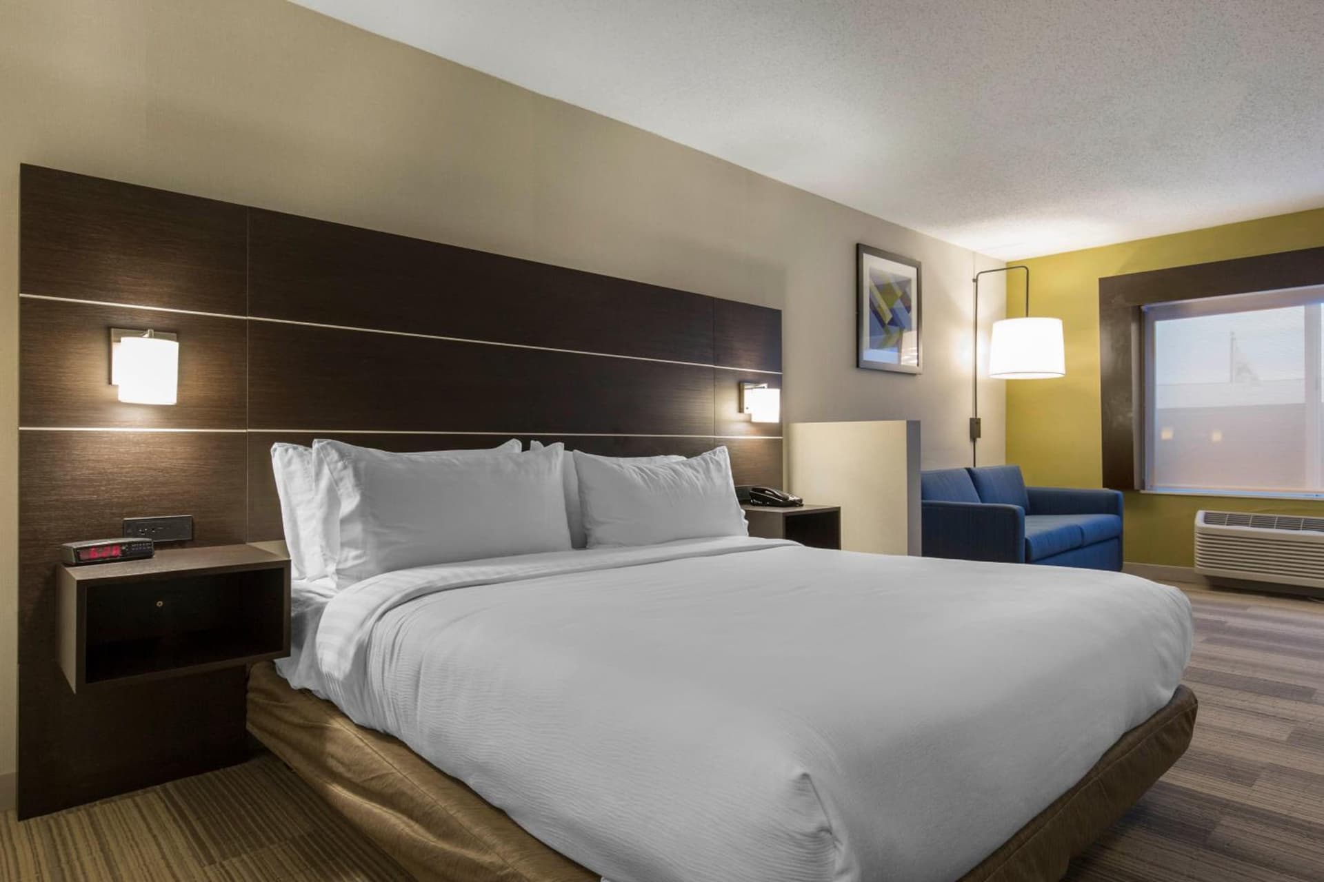 Holiday Inn Express & Suites Chicago West - St Charles by IHG gallery photo in Saint Charles, IL — image 54