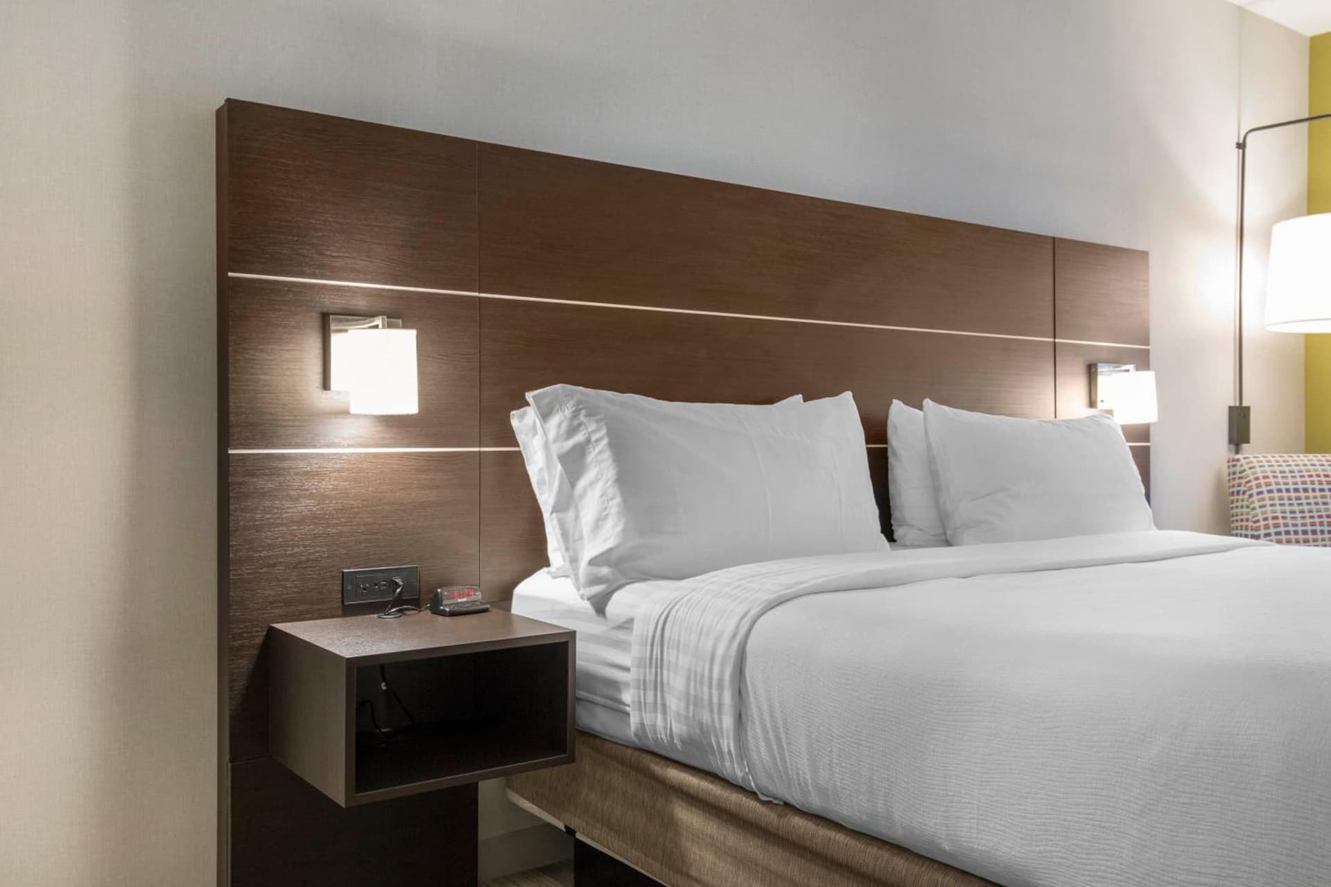Holiday Inn Express & Suites Chicago West - St Charles by IHG gallery photo in Saint Charles, IL — image 41