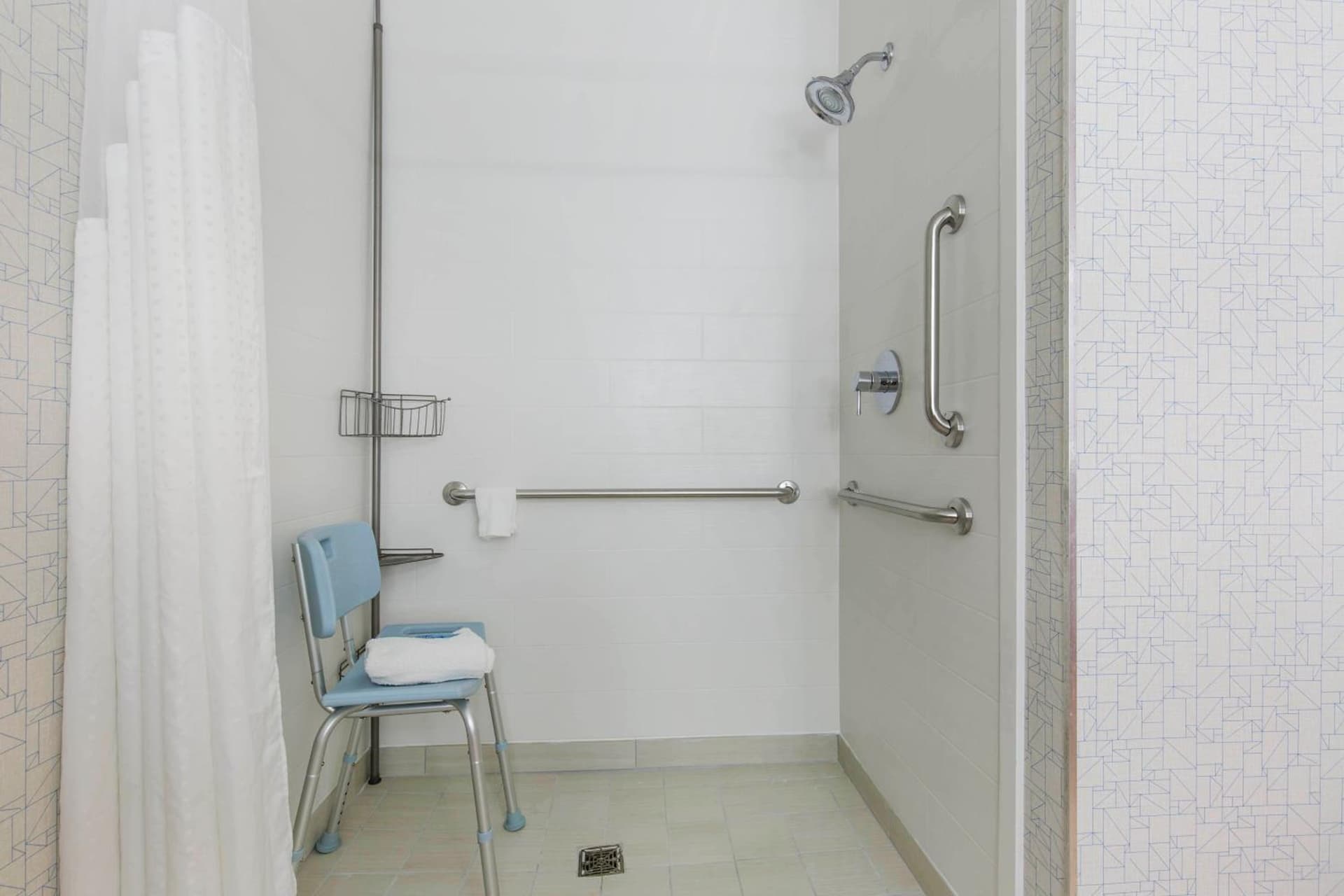Holiday Inn Express & Suites Chicago West - St Charles by IHG gallery photo in Saint Charles, IL — image 45