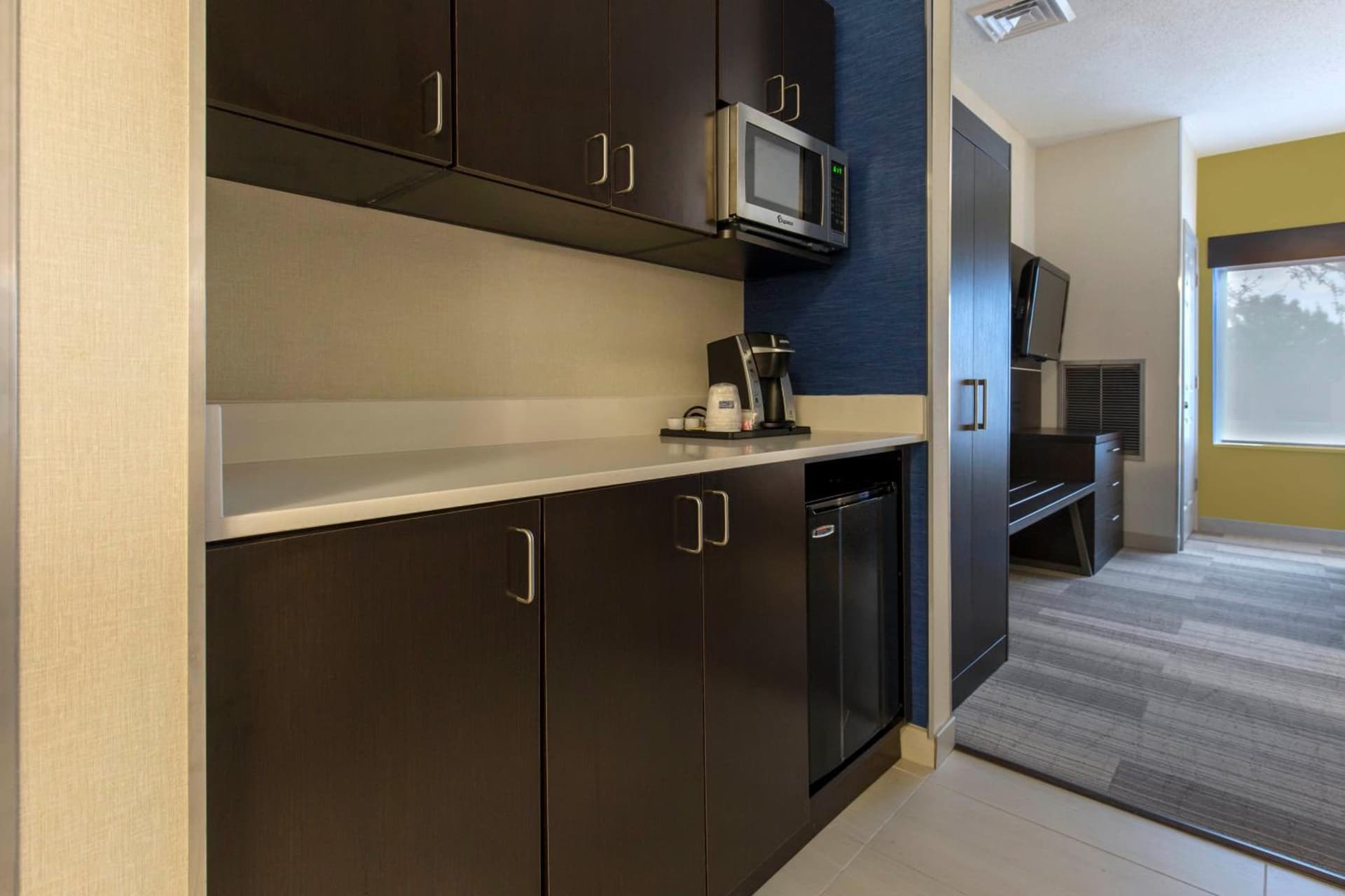 Holiday Inn Express & Suites Chicago West - St Charles by IHG gallery photo in Saint Charles, IL — image 9