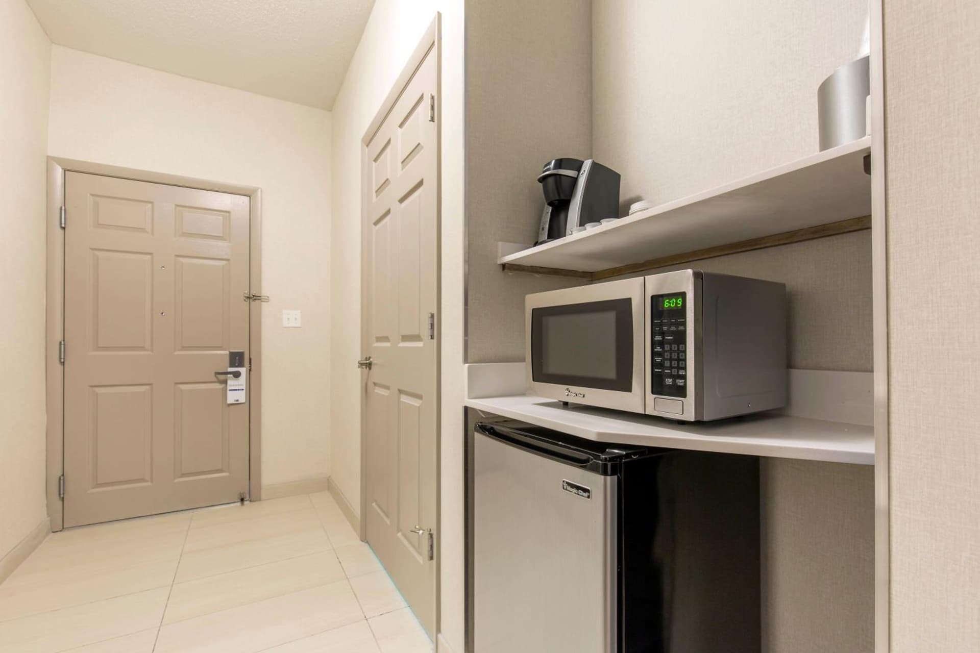 Holiday Inn Express & Suites Chicago West - St Charles by IHG gallery photo in Saint Charles, IL — image 6