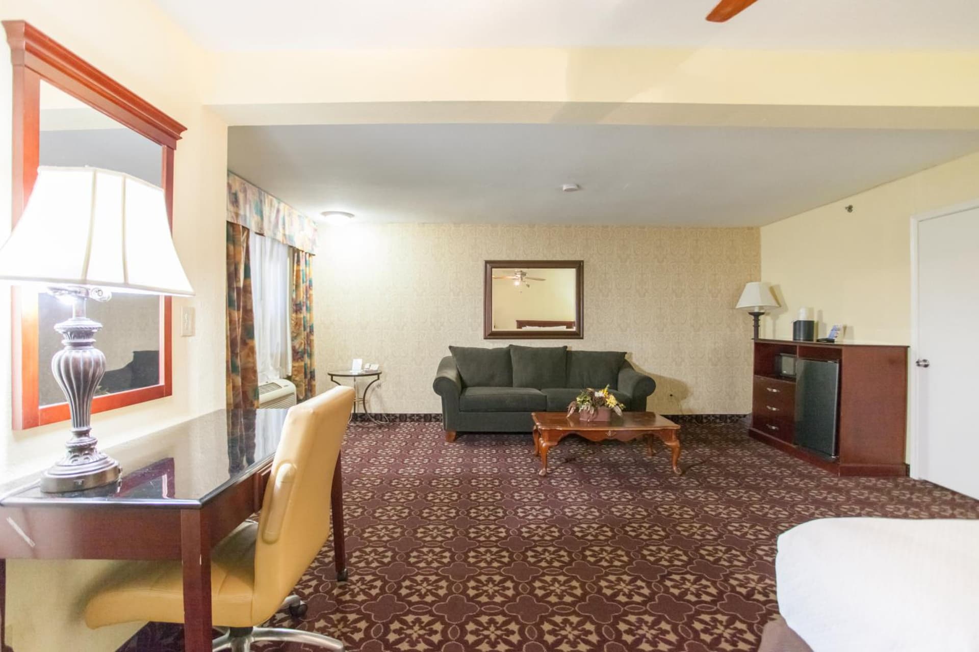 Days Inn by Wyndham Shenandoah gallery photo in The Woodlands, TX — image 66