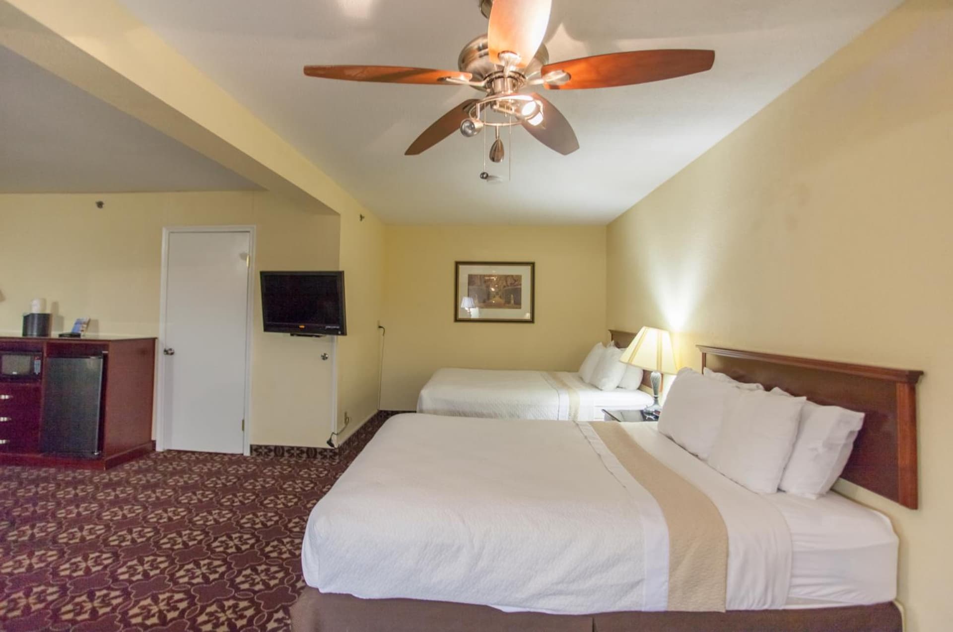 Days Inn by Wyndham Shenandoah gallery photo in The Woodlands, TX — image 84