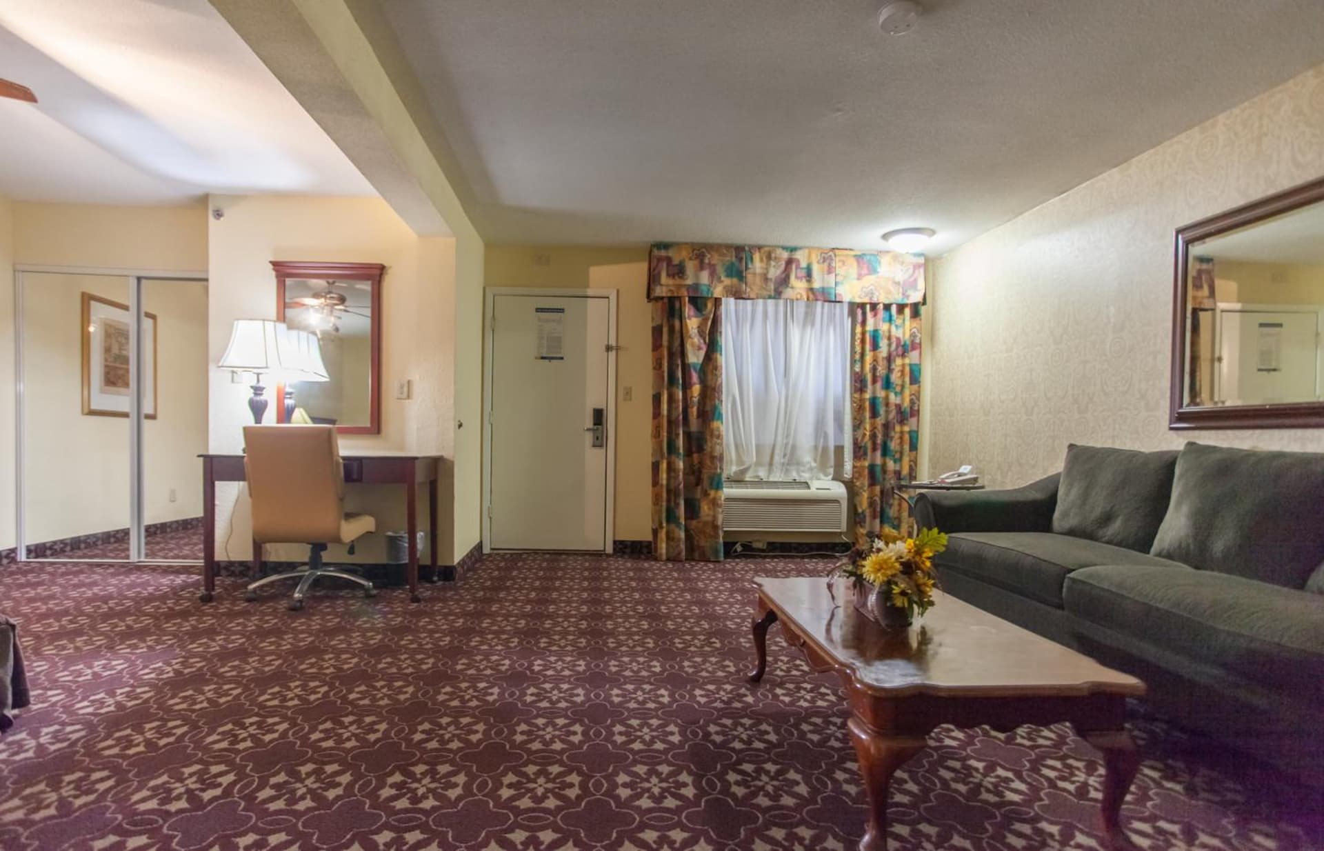 Days Inn by Wyndham Shenandoah gallery photo in The Woodlands, TX — image 68