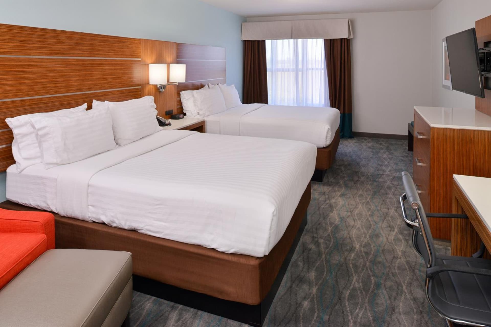 Holiday Inn Express & Suites Austin North Central by IHG interior in Austin, TX — gallery photo 2
