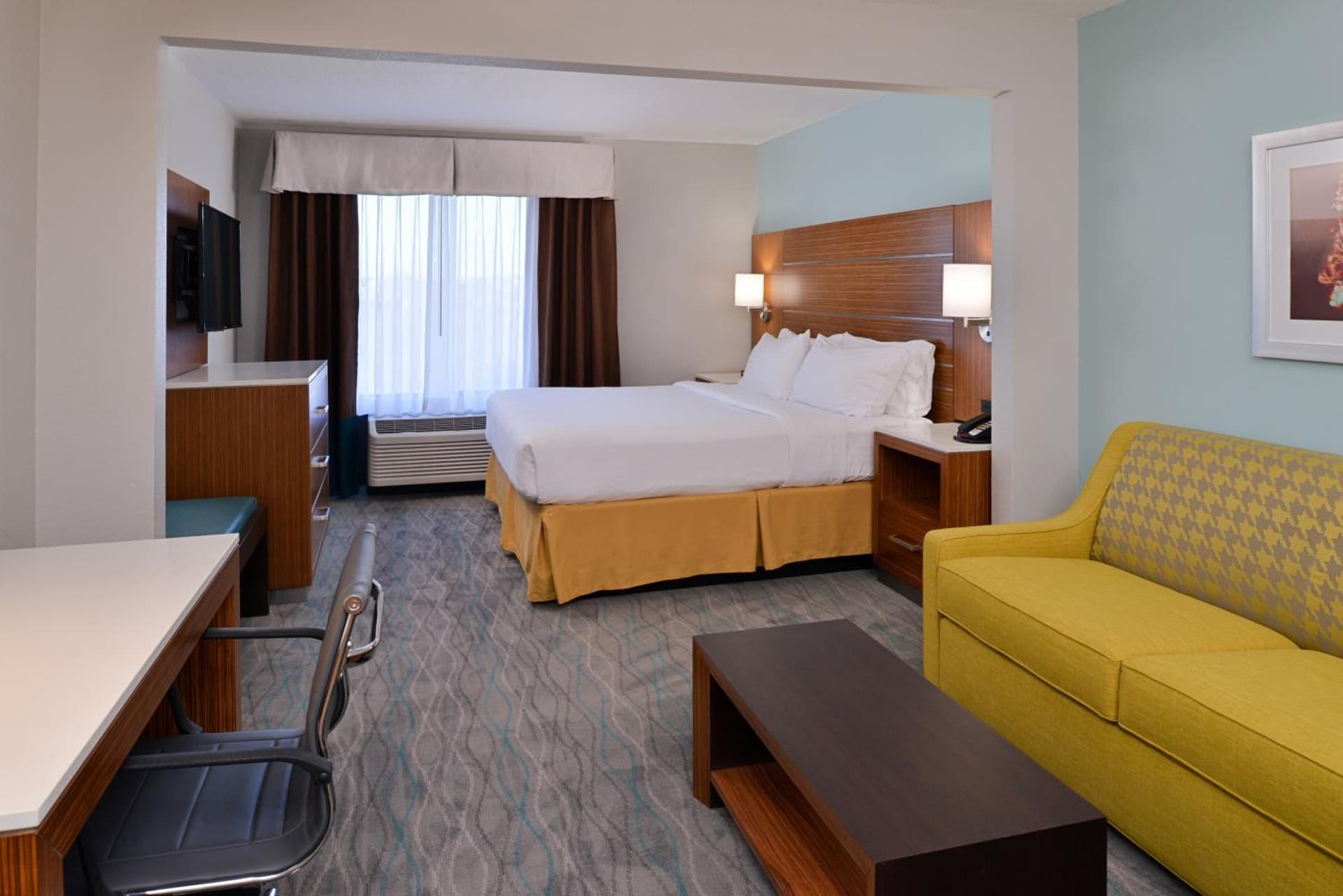 Holiday Inn Express & Suites Austin North Central by IHG gallery photo in Austin, TX — image 14